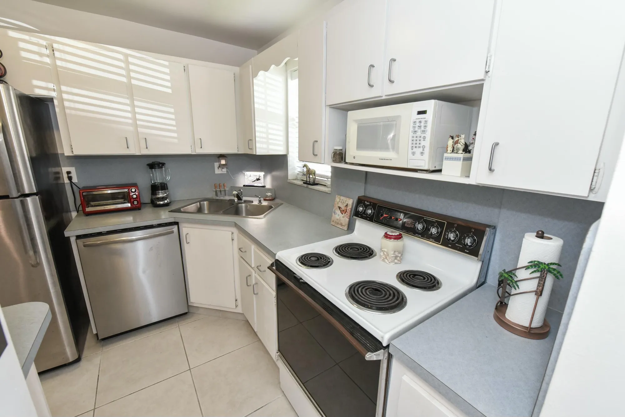 Property Slideshow image 13 of 53 | 1999 sw palm city rd b, Stuart, FL, 34994