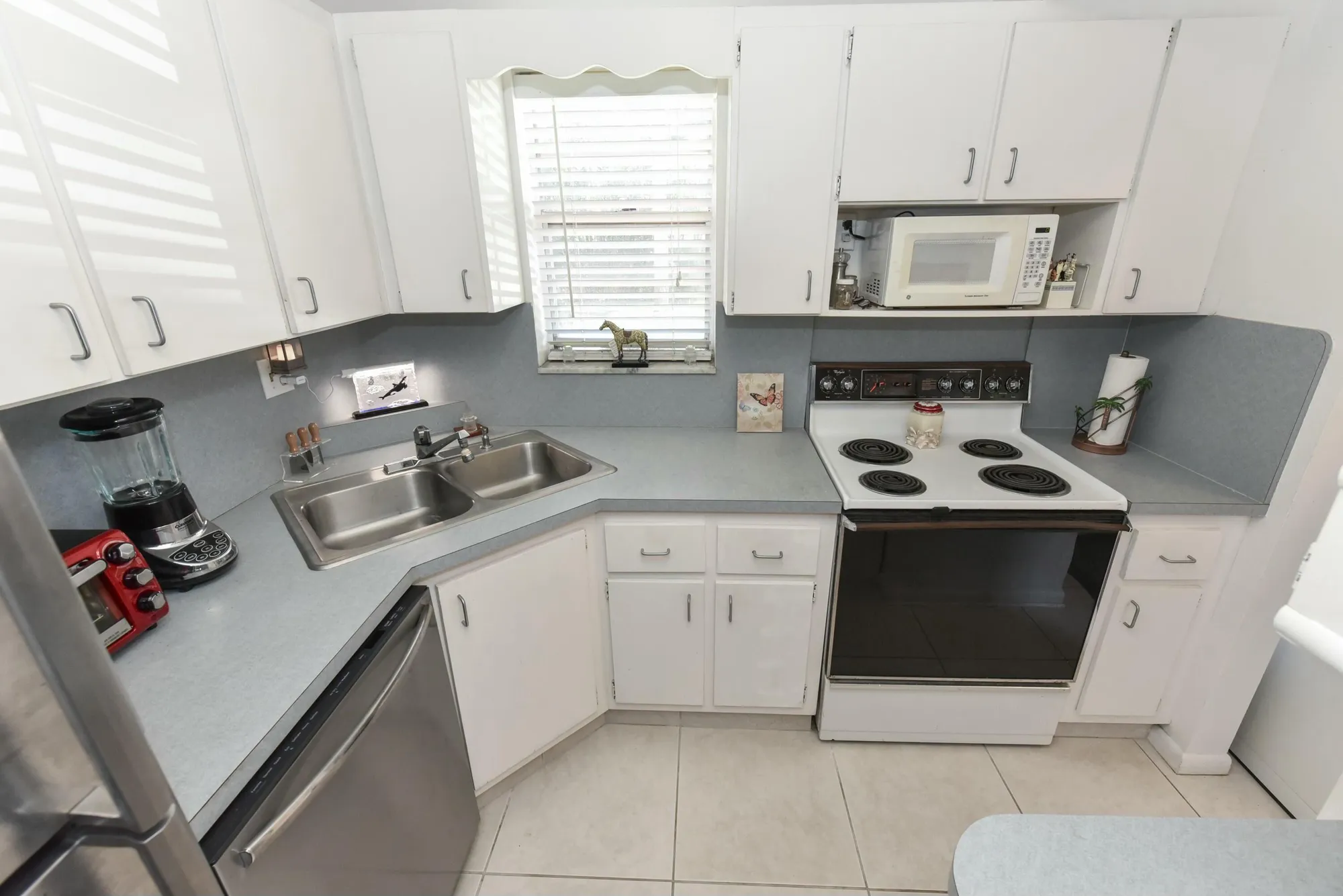 Property Slideshow image 15 of 53 | 1999 sw palm city rd b, Stuart, FL, 34994