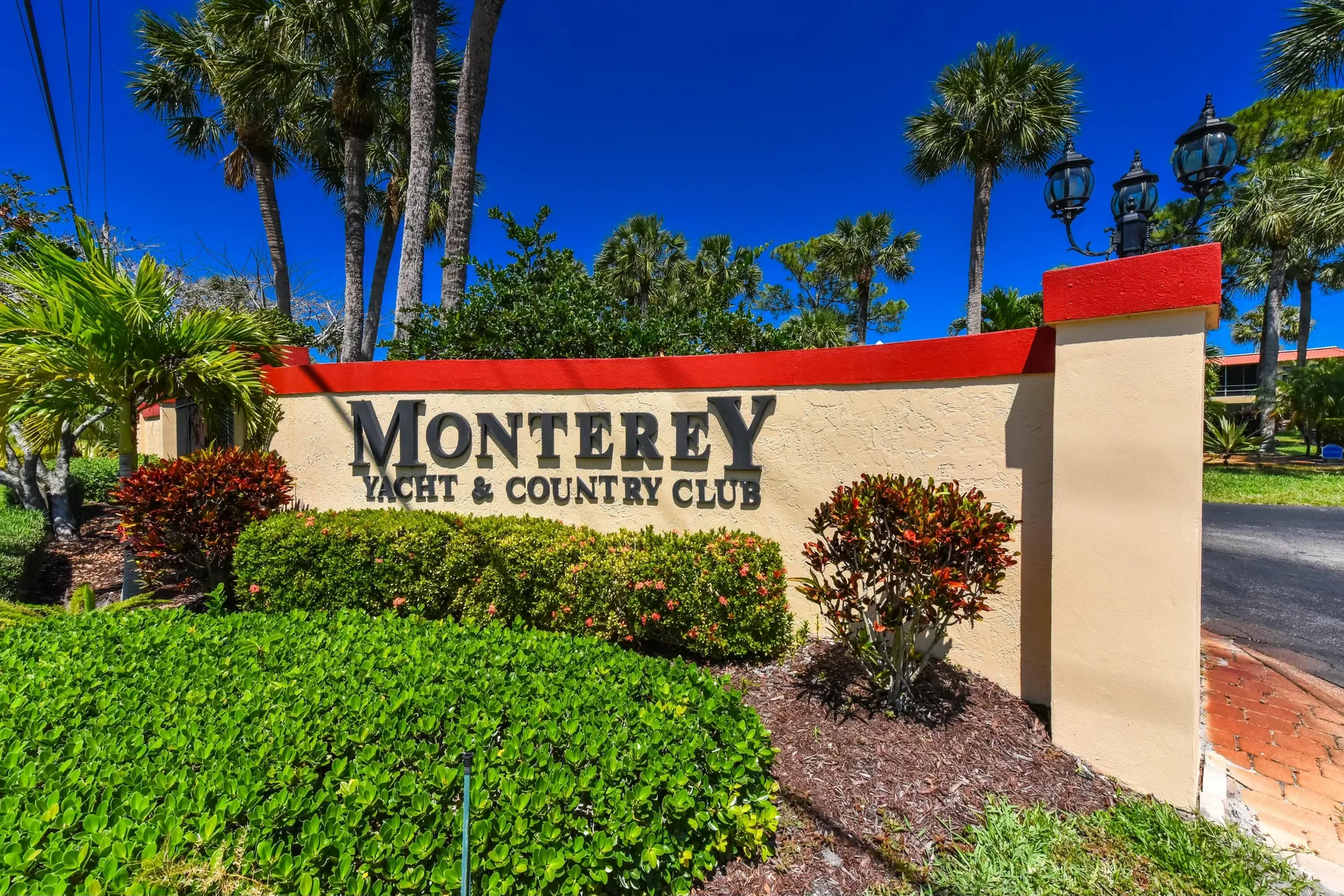 Property Slideshow image 1 of 53 | 1999 sw palm city rd b, Stuart, FL, 34994