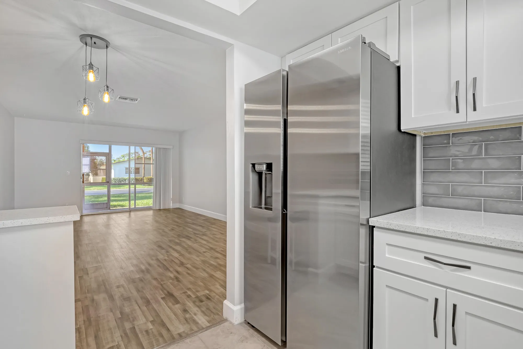 Property Slideshow image 12 of 48 | 2894 crosley dr g, West Palm Beach, FL, 33415