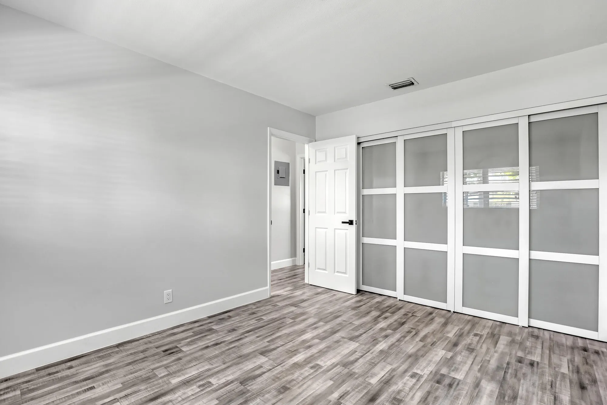 Property Slideshow image 18 of 48 | 2894 crosley dr g, West Palm Beach, FL, 33415