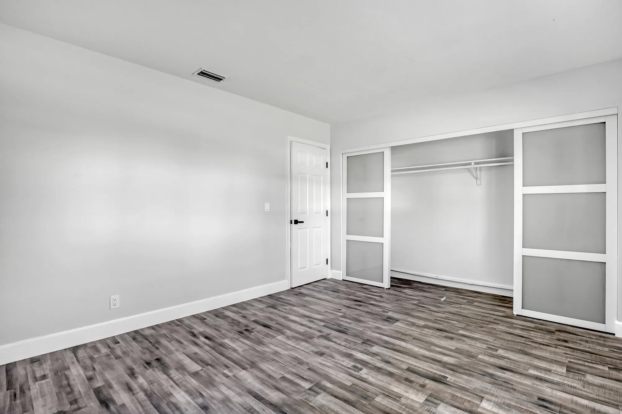 Property Slideshow image 20 of 48 | 2894 crosley dr g, West Palm Beach, FL, 33415