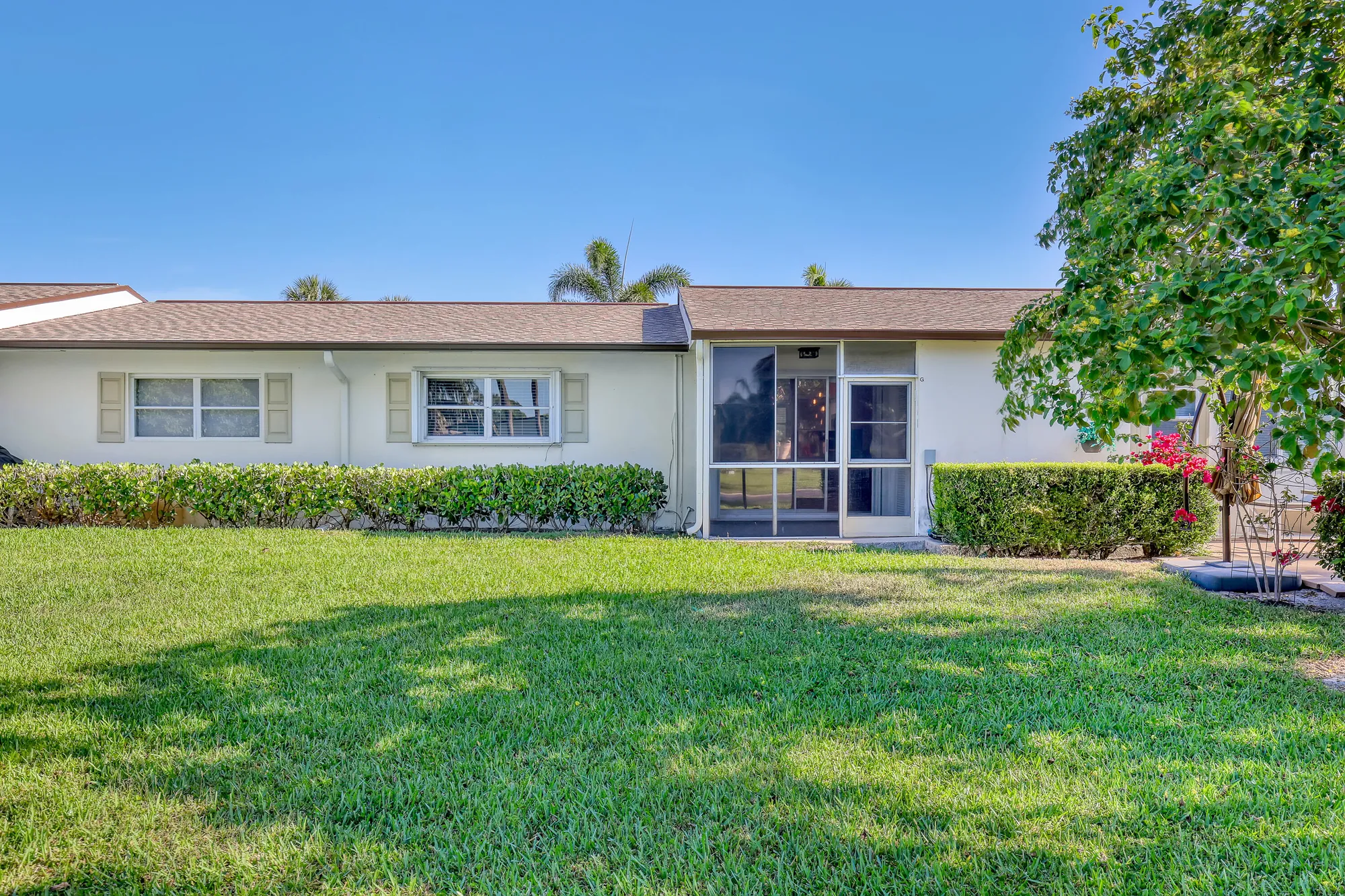 Property Slideshow image 28 of 48 | 2894 crosley dr g, West Palm Beach, FL, 33415