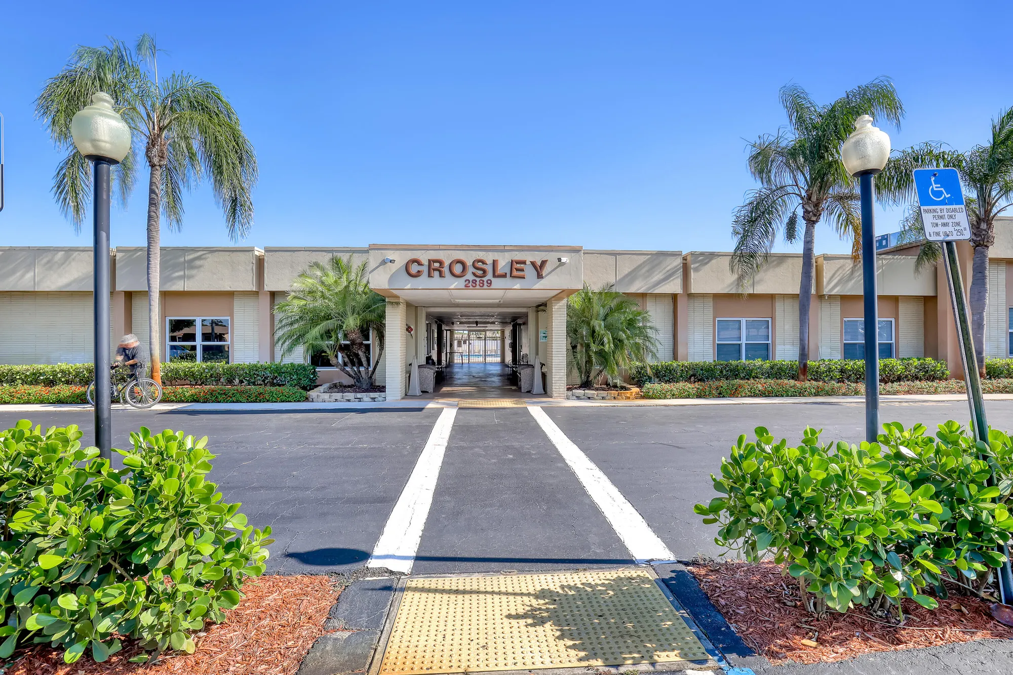 Property Slideshow image 30 of 48 | 2894 crosley dr g, West Palm Beach, FL, 33415