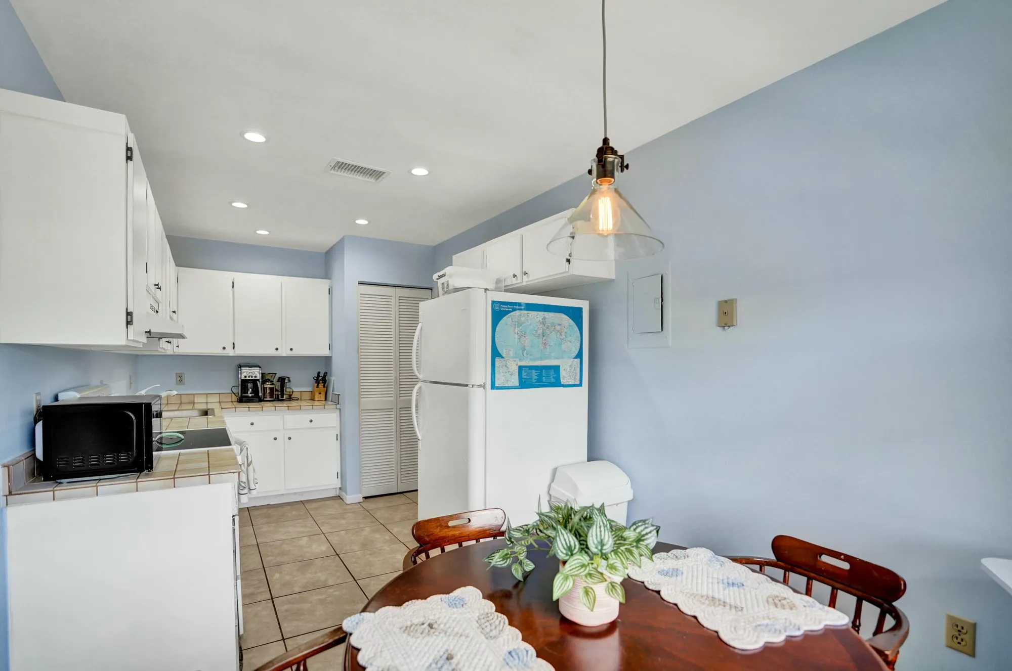 Property Slideshow image 8 of 64 | 19 stratford dr f, Boynton Beach, FL, 33436