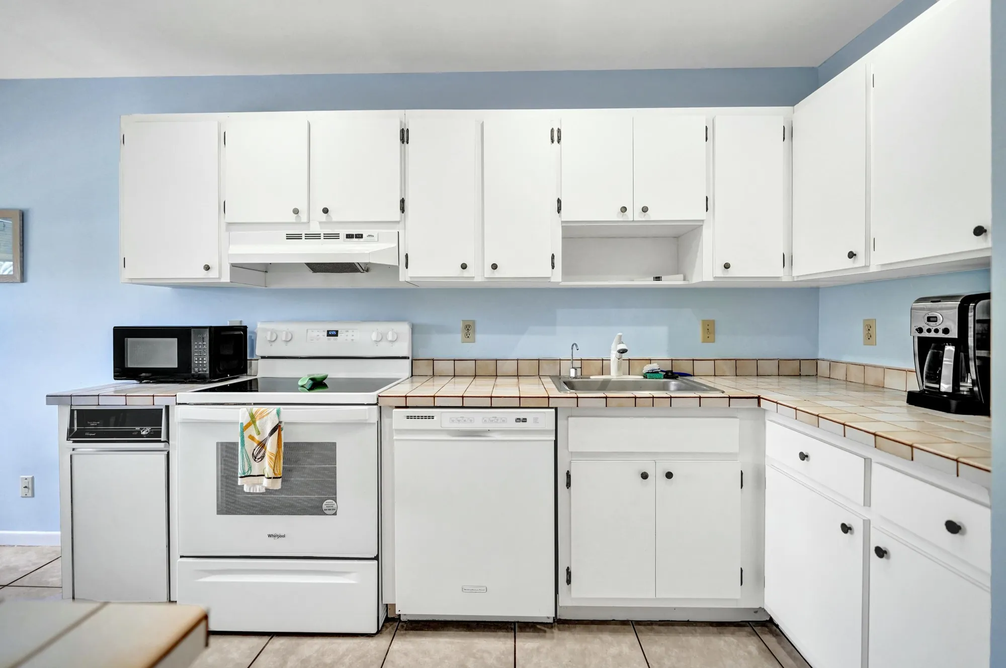 Property Slideshow image 5 of 64 | 19 stratford dr f, Boynton Beach, FL, 33436