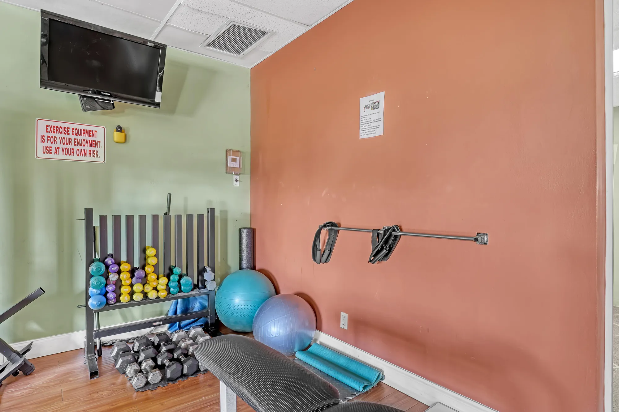 Property Slideshow image 36 of 48 | 2894 crosley dr g, West Palm Beach, FL, 33415