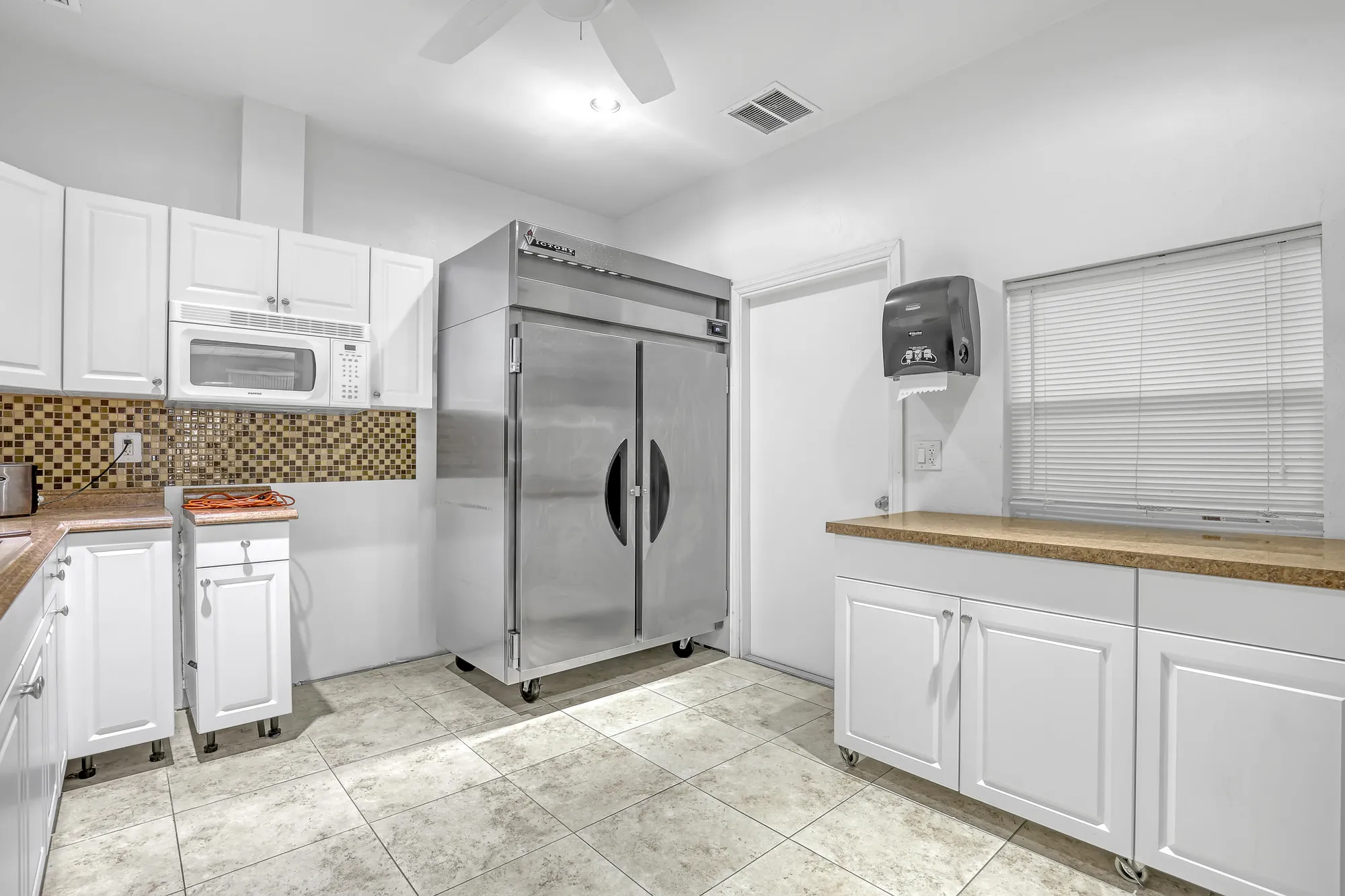 Property Slideshow image 38 of 48 | 2894 crosley dr g, West Palm Beach, FL, 33415