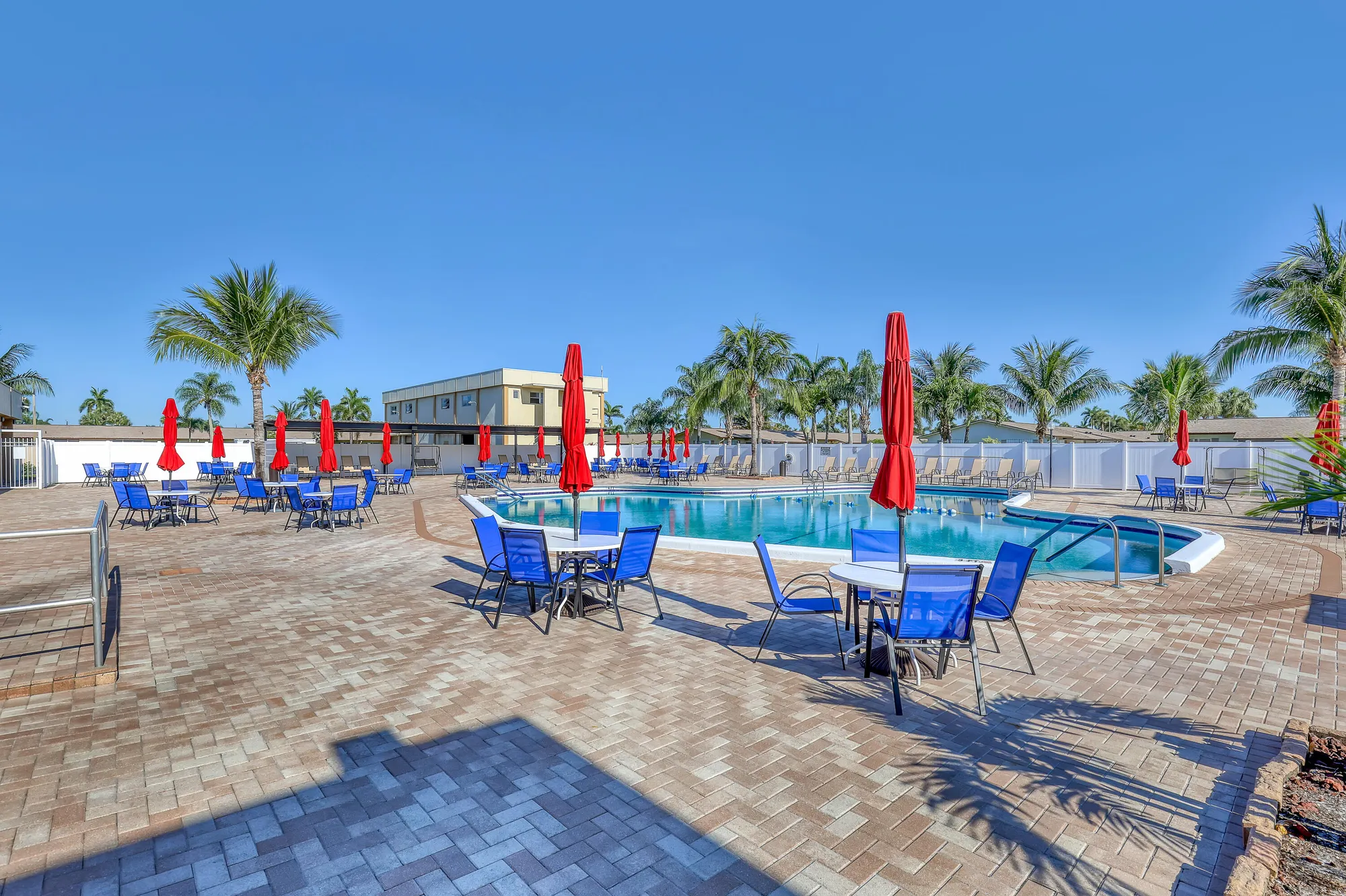 Property Slideshow image 41 of 48 | 2894 crosley dr g, West Palm Beach, FL, 33415