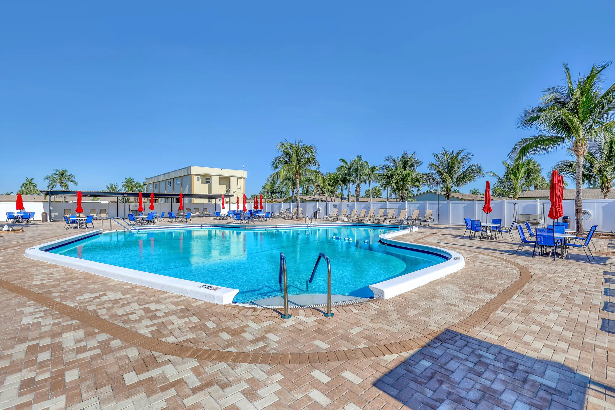 Property Slideshow image 42 of 48 | 2894 crosley dr g, West Palm Beach, FL, 33415