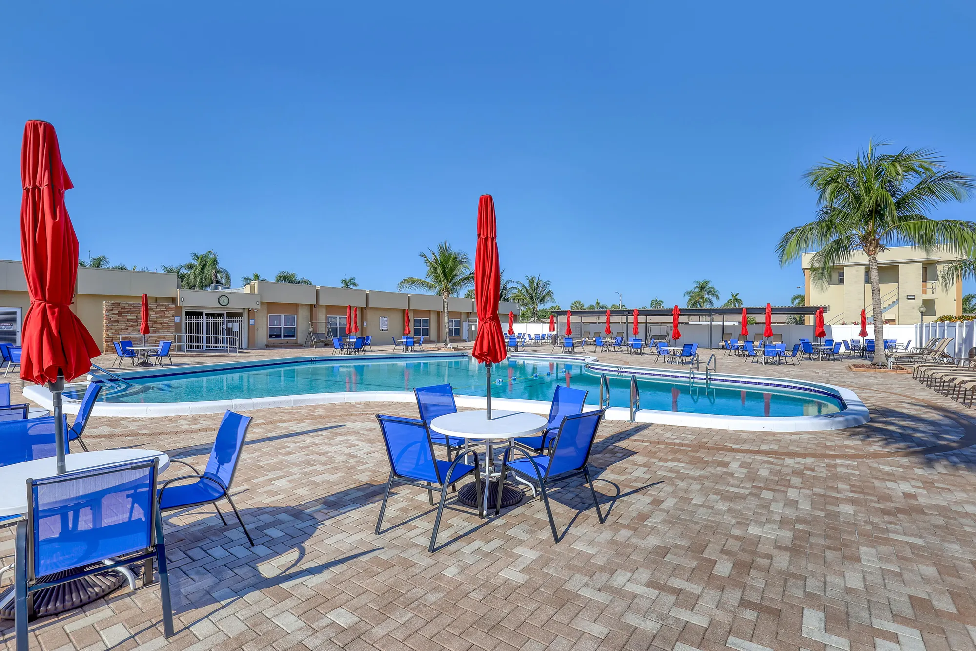 Property Slideshow image 43 of 48 | 2894 crosley dr g, West Palm Beach, FL, 33415