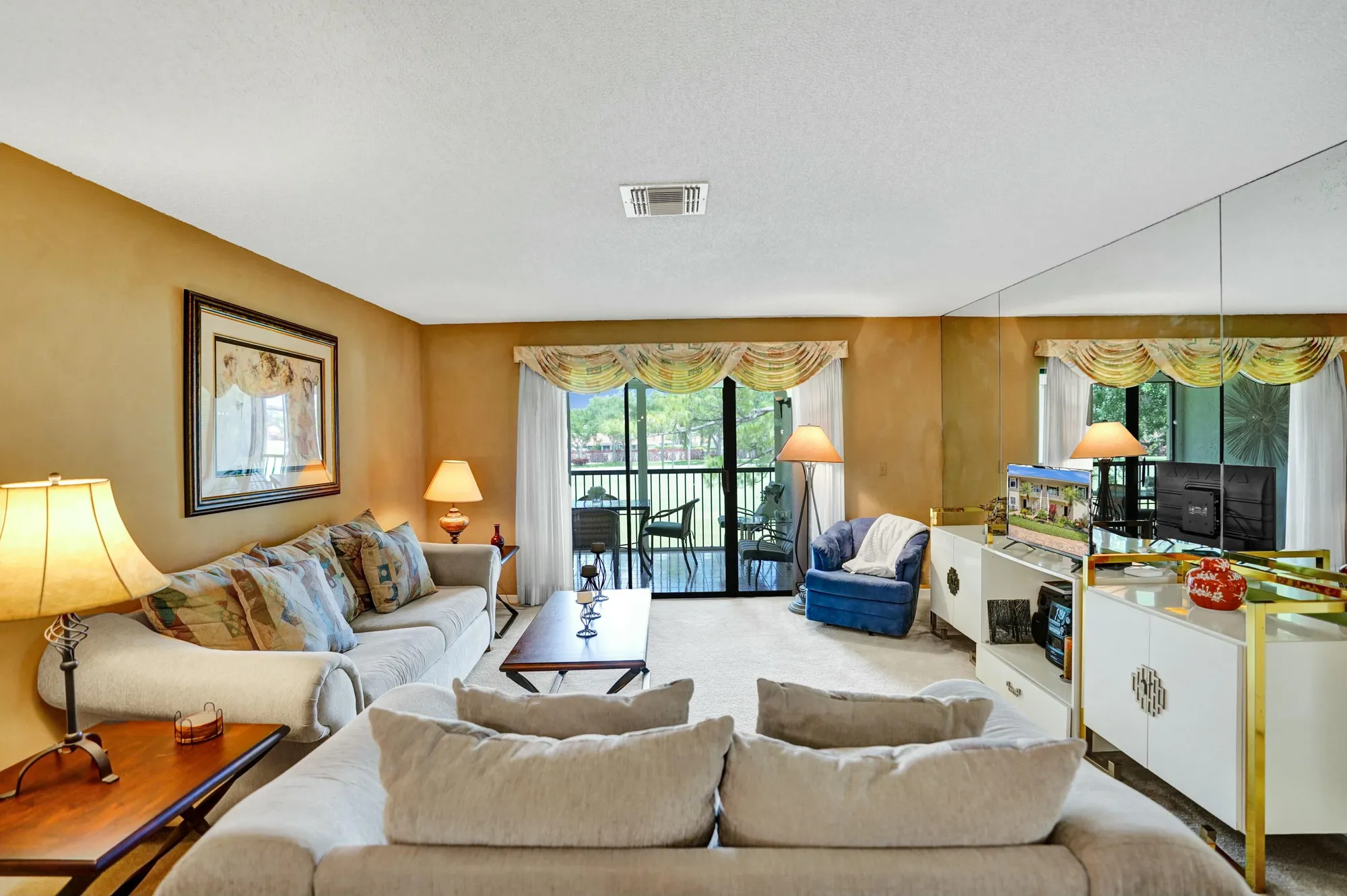 Property Slideshow image 13 of 64 | 19 stratford dr f, Boynton Beach, FL, 33436
