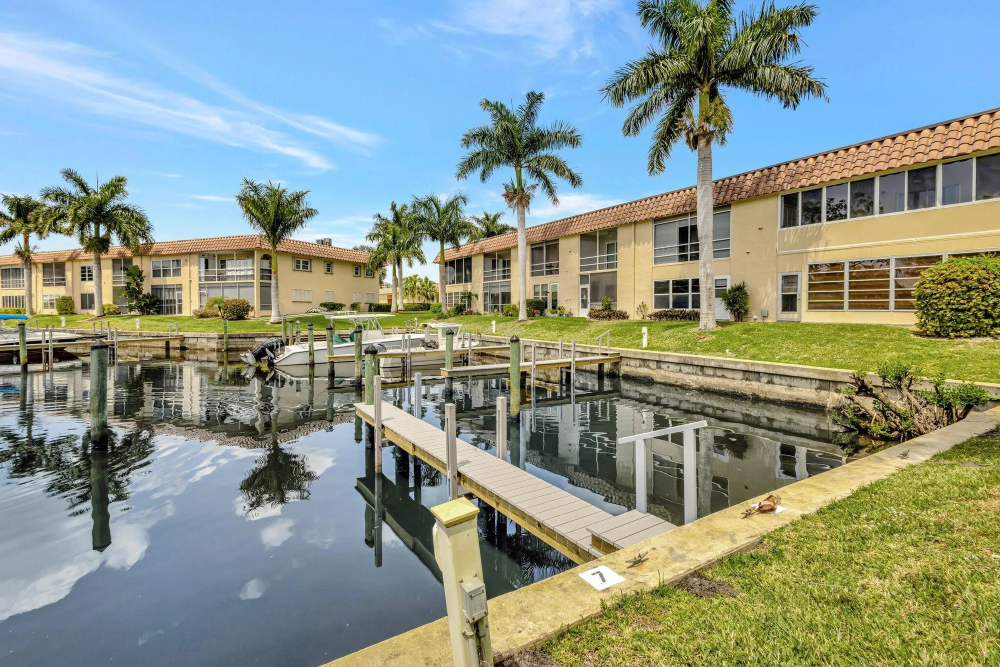 Property Slideshow image 4 of 50 | 2600 s kanner hwy a3, Stuart, FL, 34994