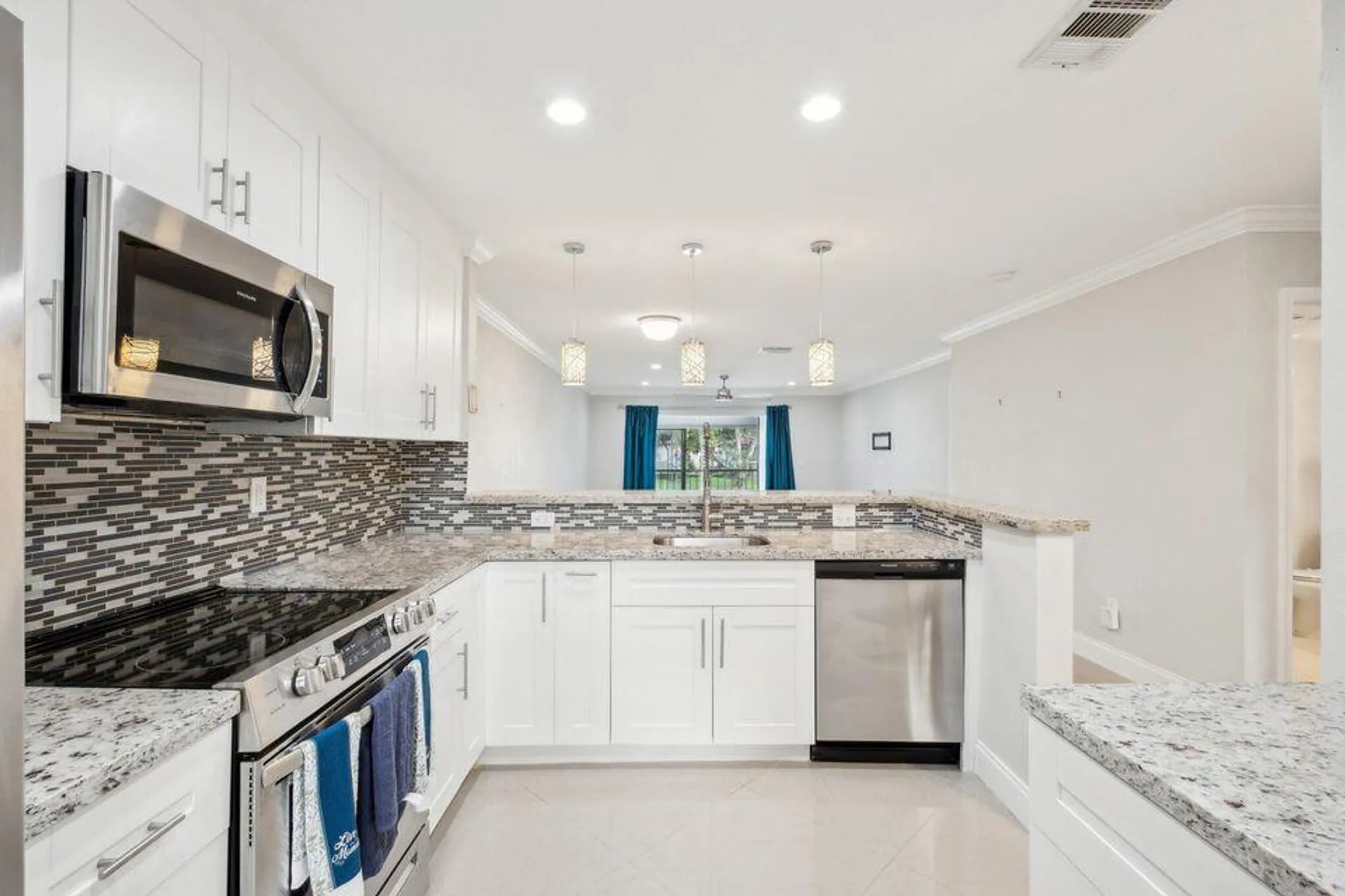 Property Slideshow image 5 of 38 | 21662 arriba real apt 44f, Boca Raton, FL, 33433