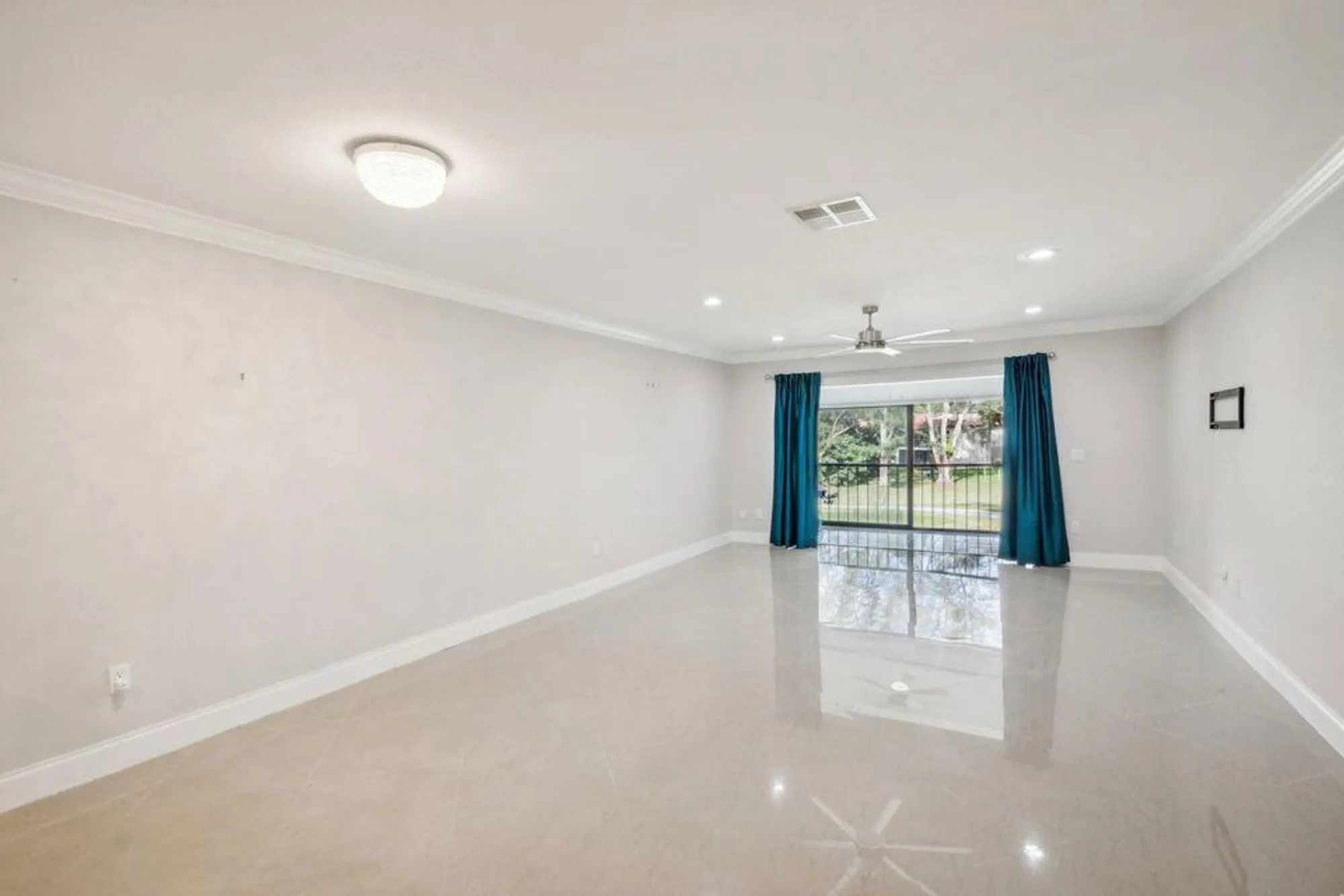 Property Slideshow image 11 of 38 | 21662 arriba real apt 44f, Boca Raton, FL, 33433