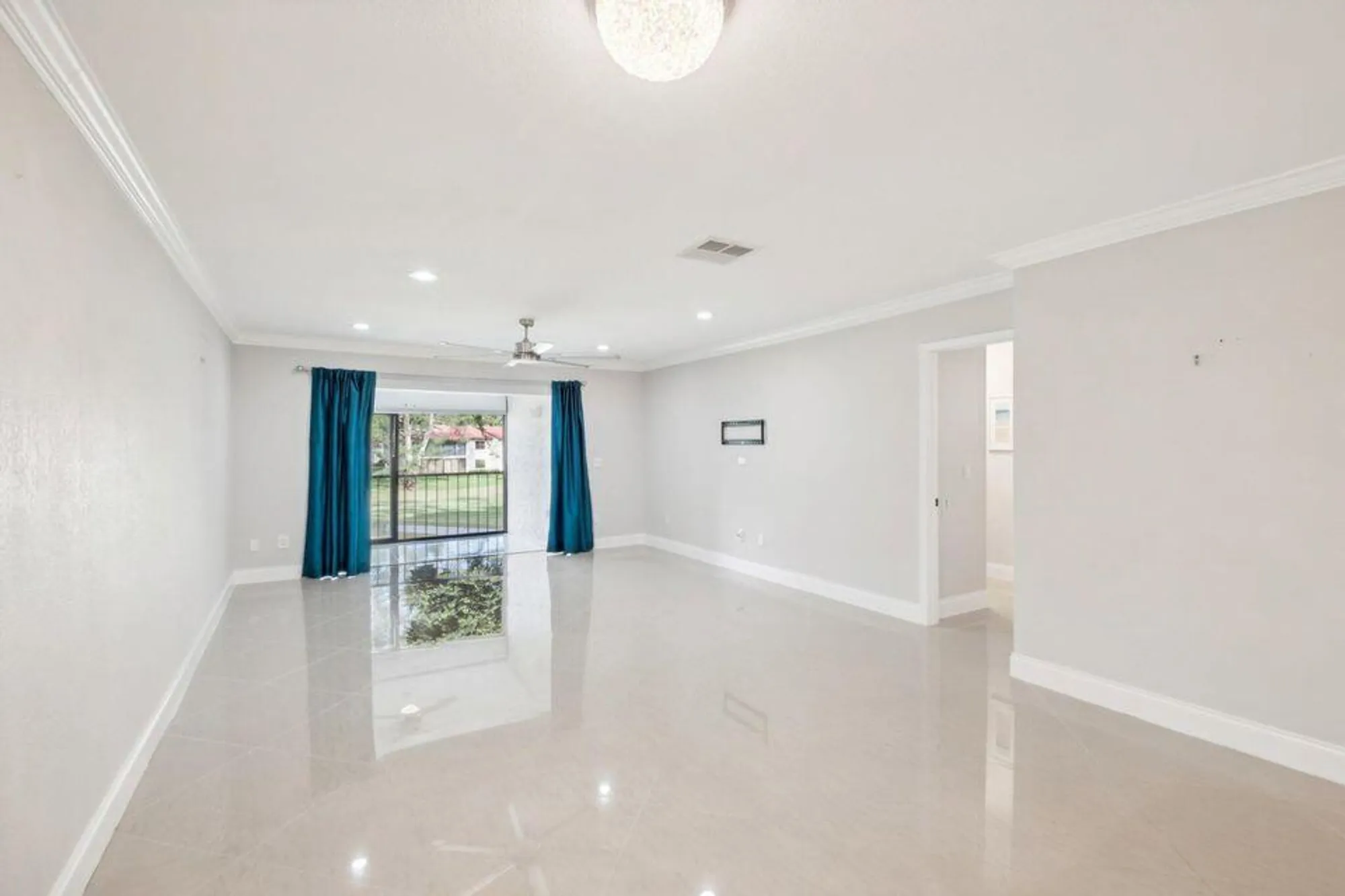 Property Slideshow image 10 of 38 | 21662 arriba real apt 44f, Boca Raton, FL, 33433