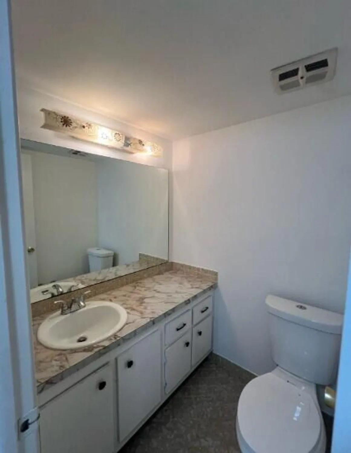 Property Slideshow image 7 of 8 | 4740 nw 21st st 101, Lauderhill, FL, 33313