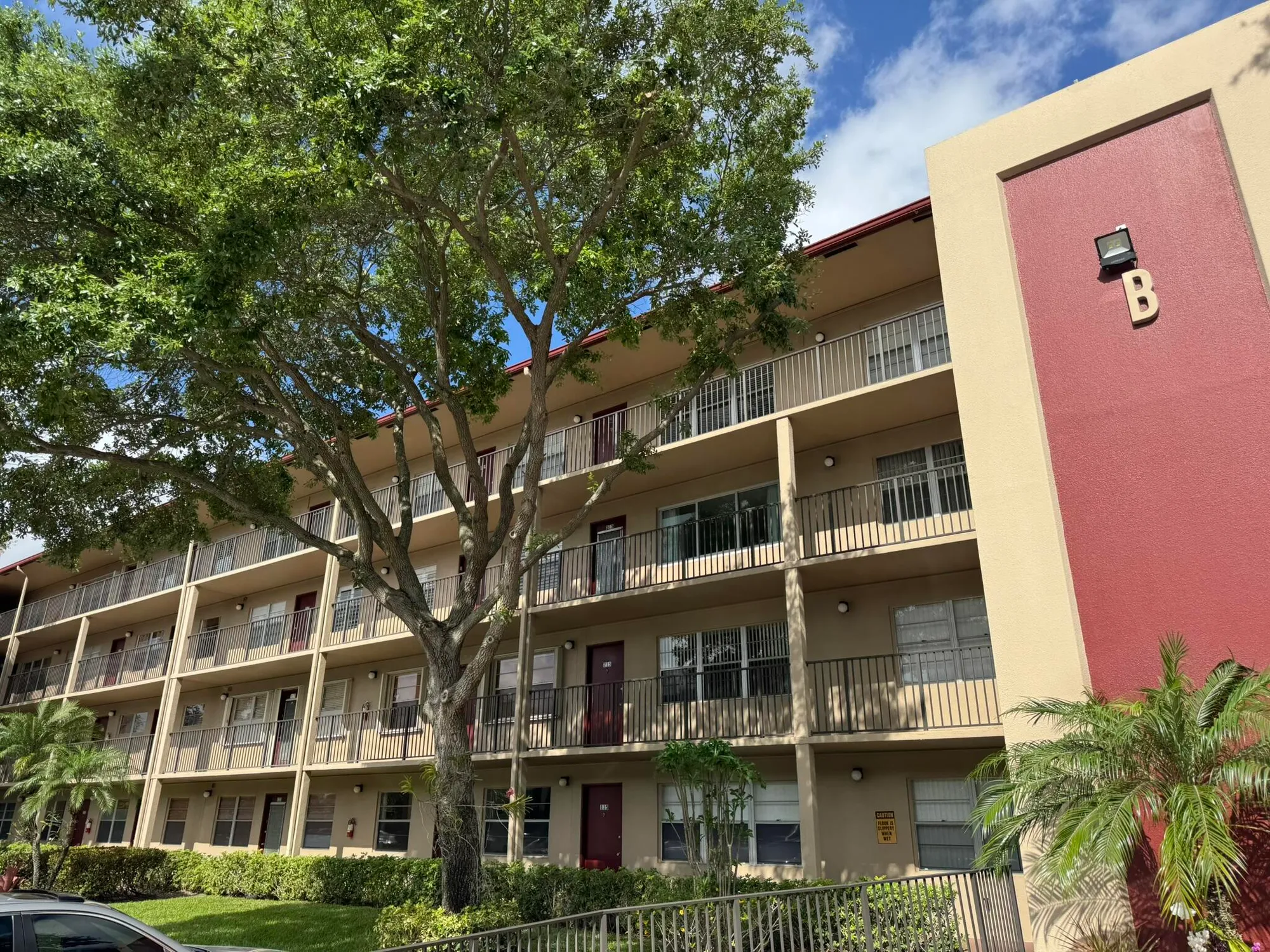 Property Slideshow image 2 of 15 | 850 sw 133rd ter apt 315b, Pembroke Pines, FL, 33027