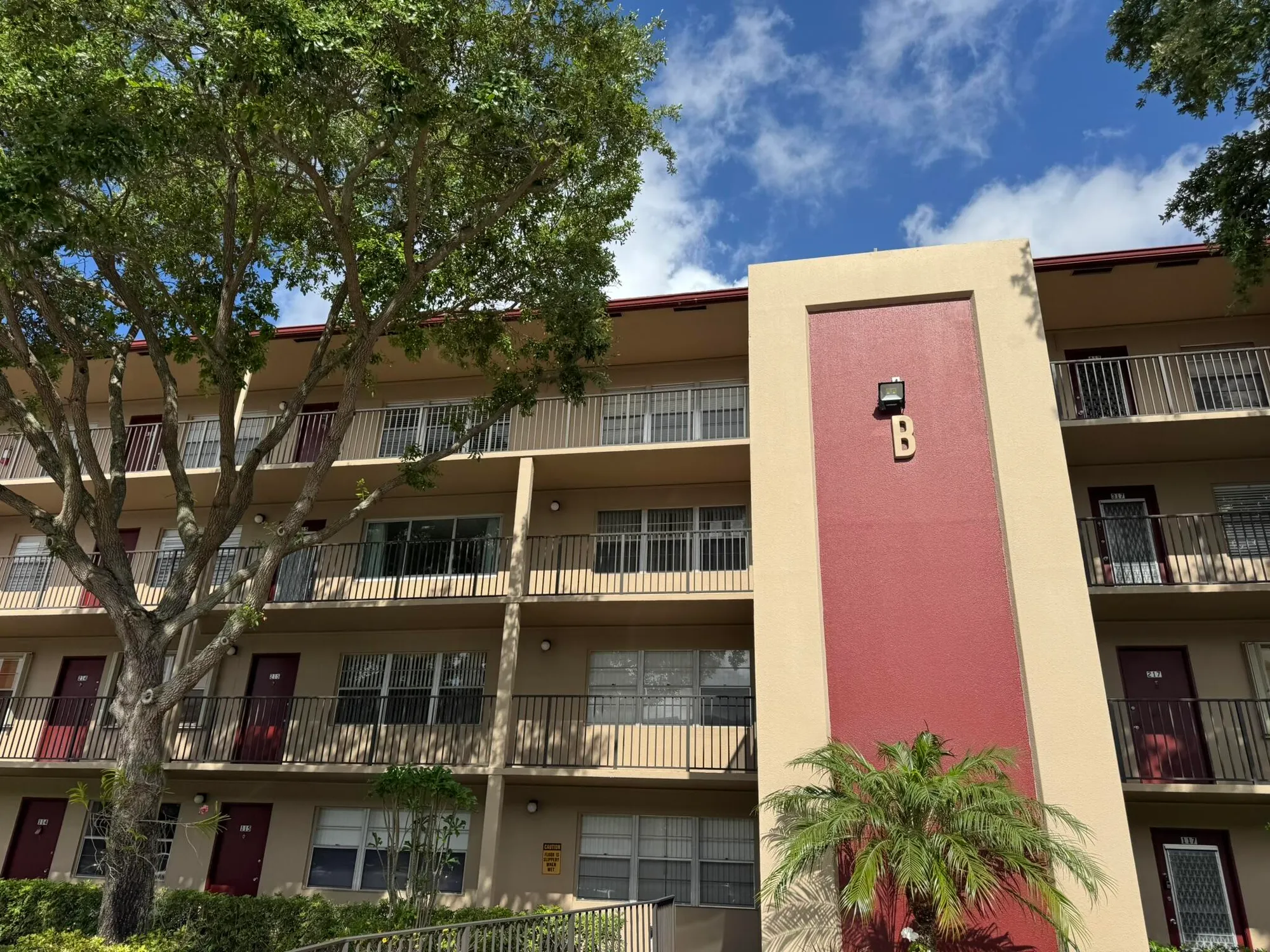 Property Slideshow image 4 of 15 | 850 sw 133rd ter apt 315b, Pembroke Pines, FL, 33027