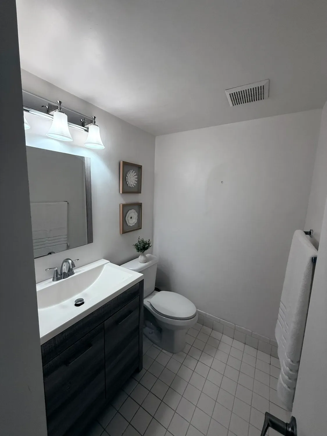 Property Slideshow image 14 of 15 | 850 sw 133rd ter apt 315b, Pembroke Pines, FL, 33027