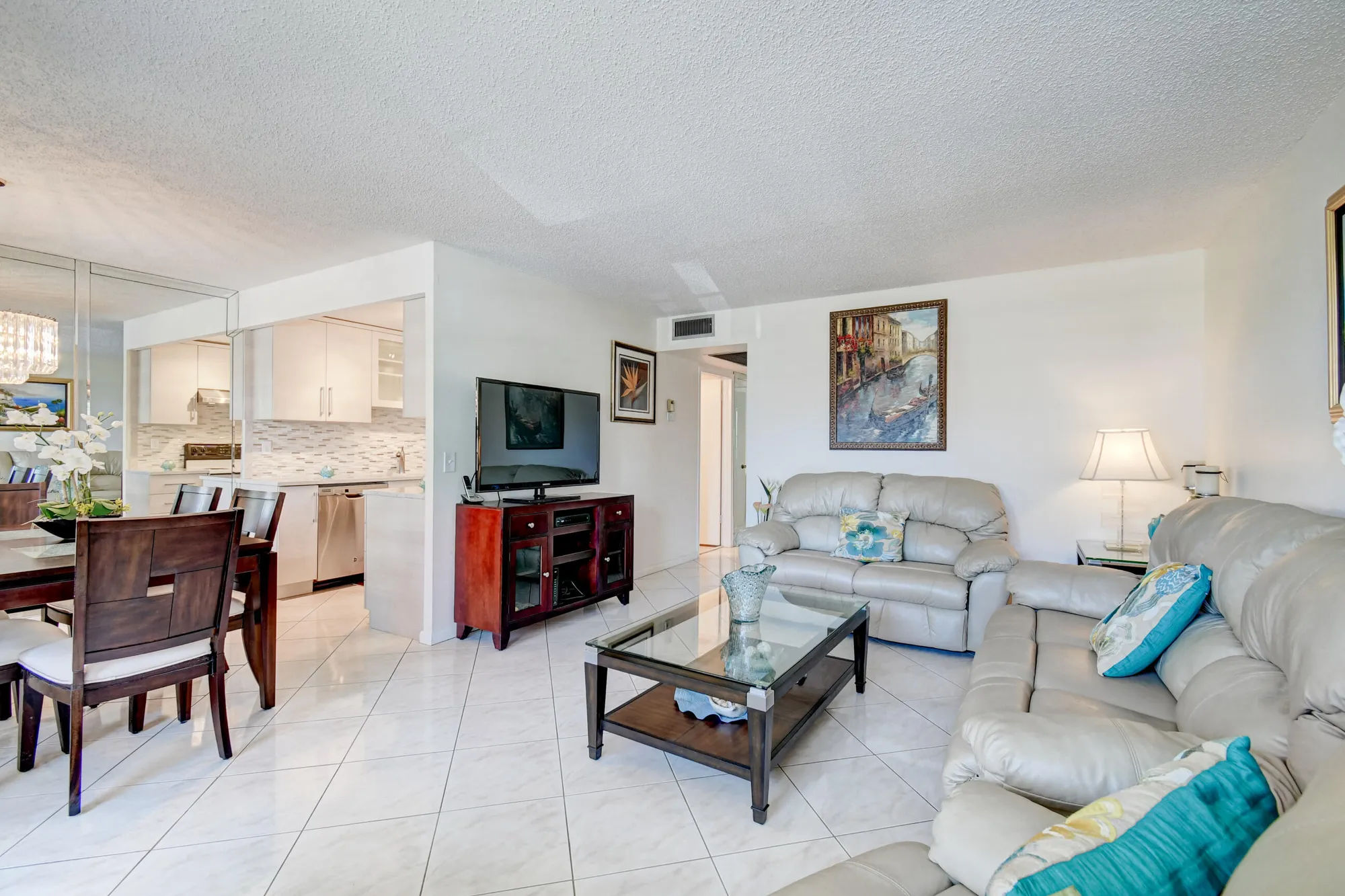 Property Slideshow image 4 of 60 | 2070 guildford d, Boca Raton, FL, 33434