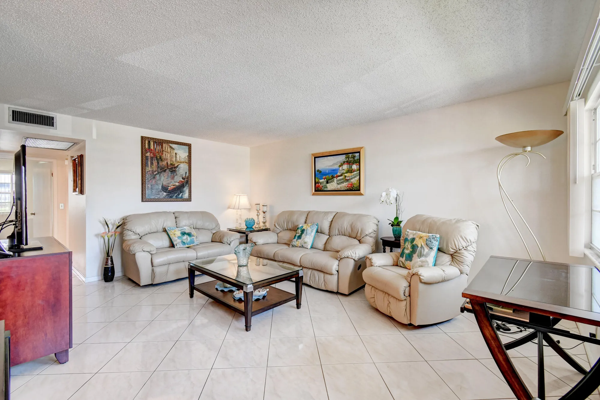 Property Slideshow image 5 of 60 | 2070 guildford d, Boca Raton, FL, 33434