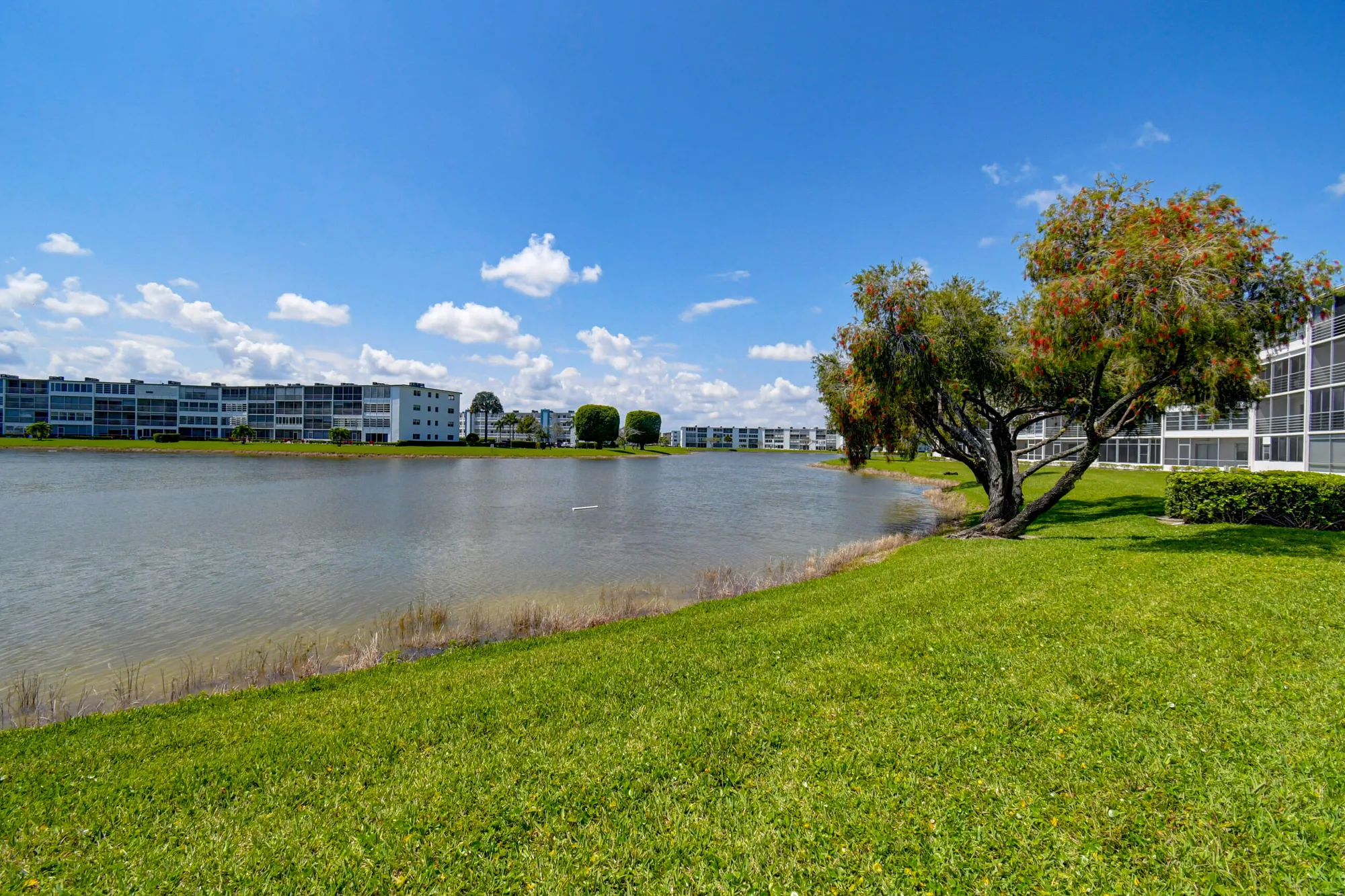 Property Slideshow image 17 of 60 | 2070 guildford d, Boca Raton, FL, 33434