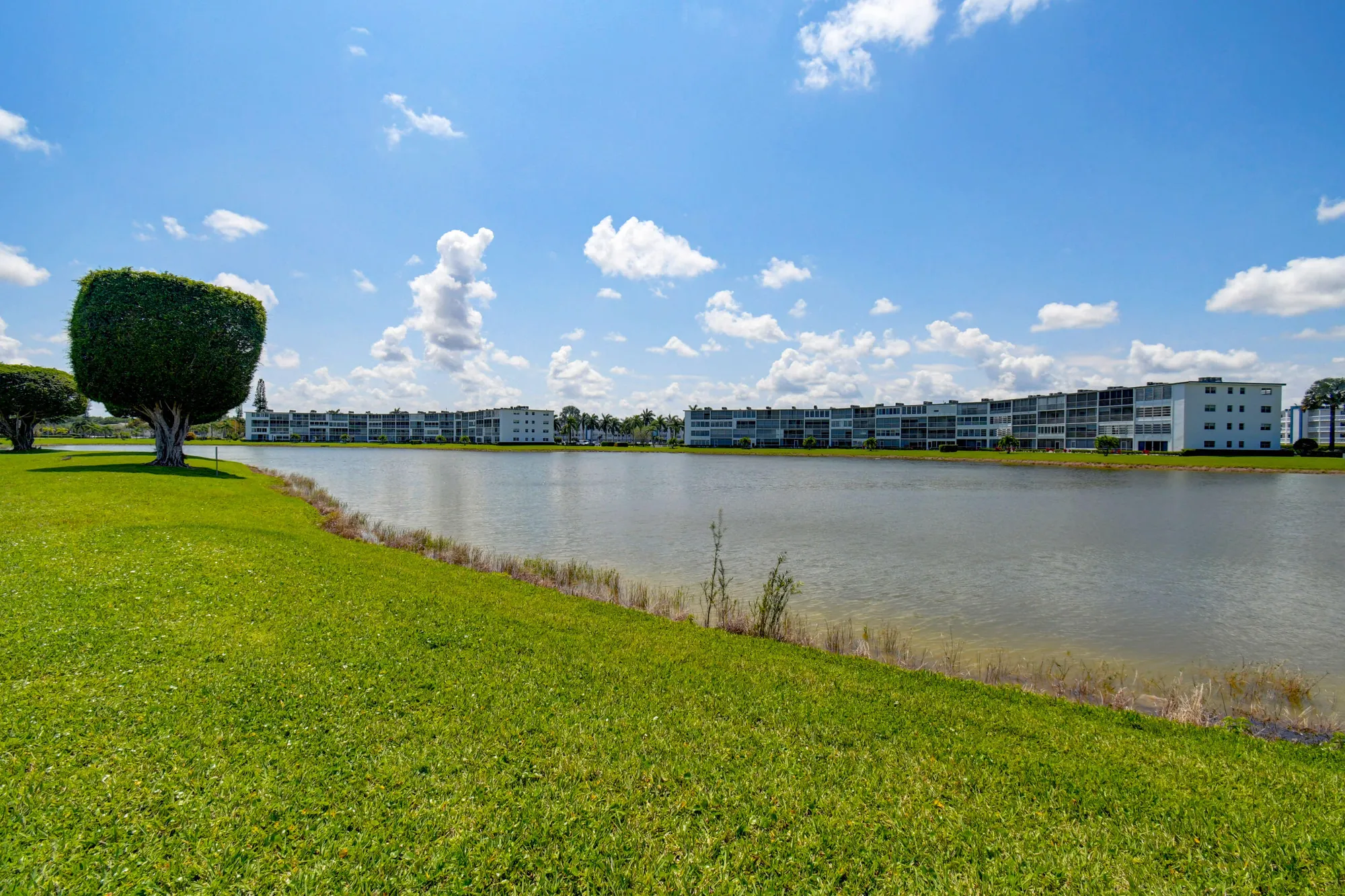 Property Slideshow image 18 of 60 | 2070 guildford d, Boca Raton, FL, 33434