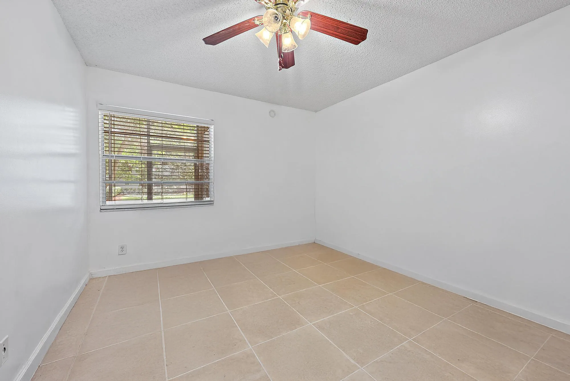 Property Slideshow image 8 of 13 | 869 flanders, Delray Beach, FL, 33484
