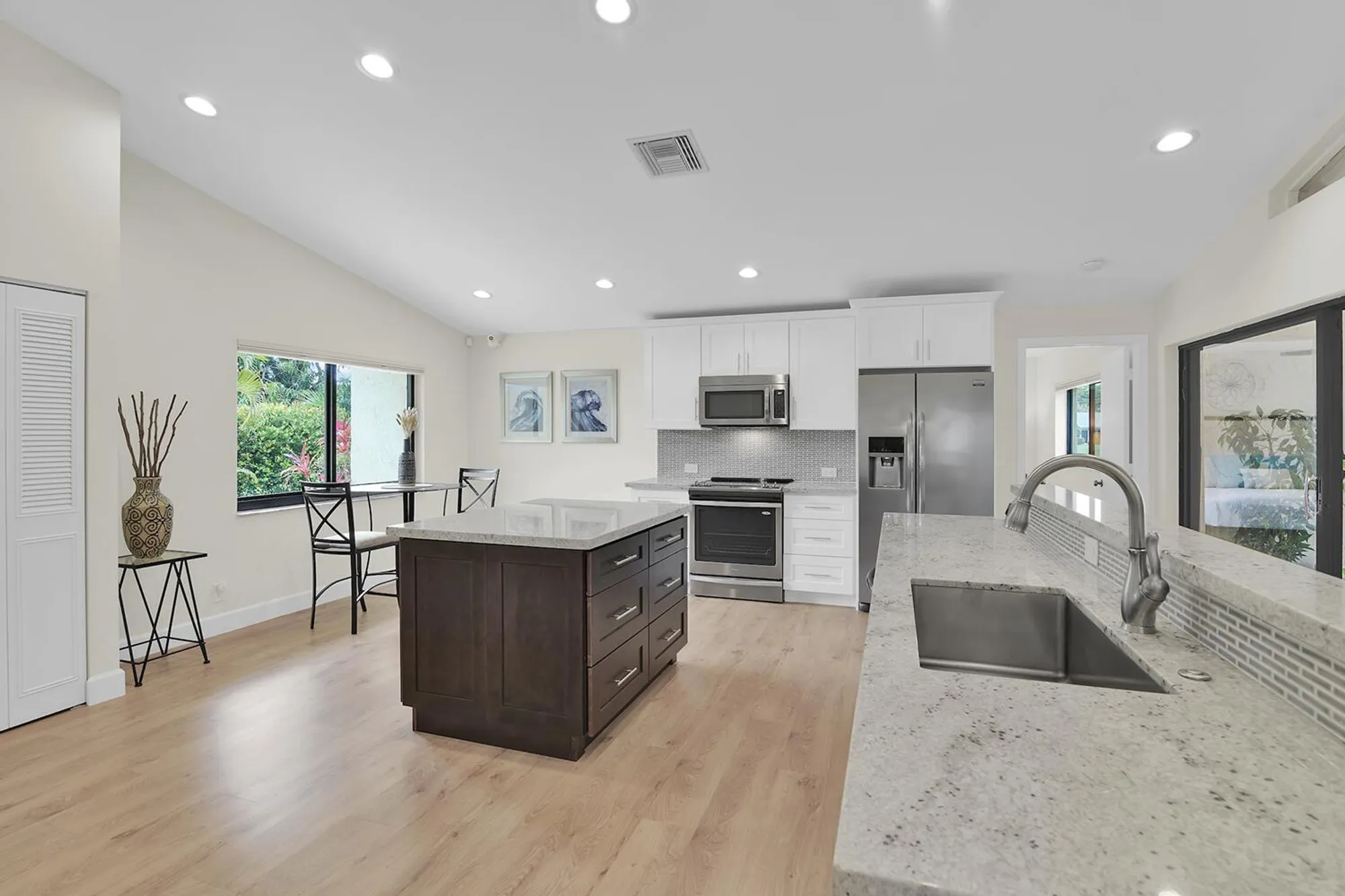 Property Slideshow image 9 of 34 | 6125 winding brook way, Delray Beach, FL, 33484