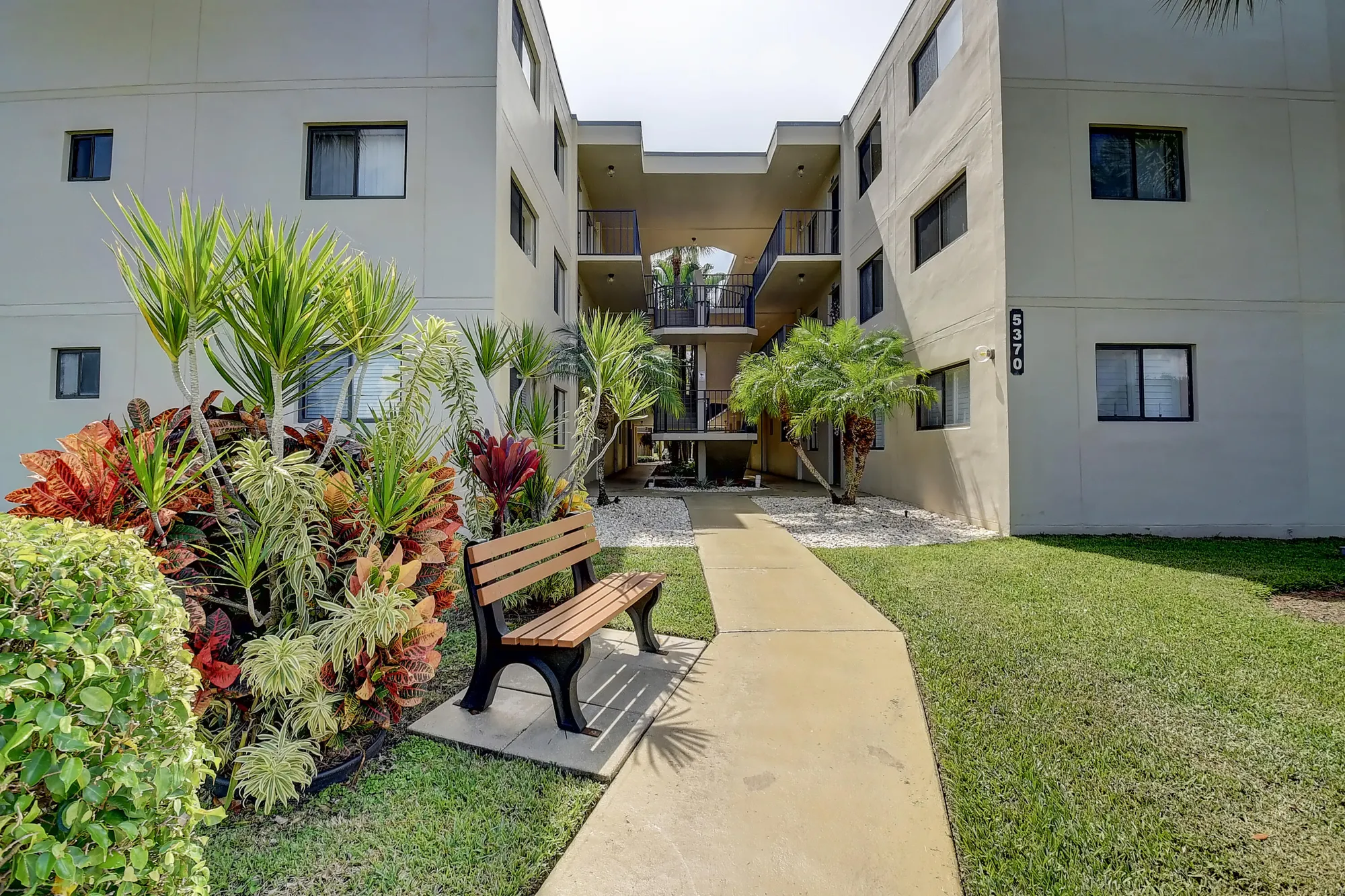 Property Slideshow image 4 of 47 | 5370 las verdes cir 324, Delray Beach, FL, 33484