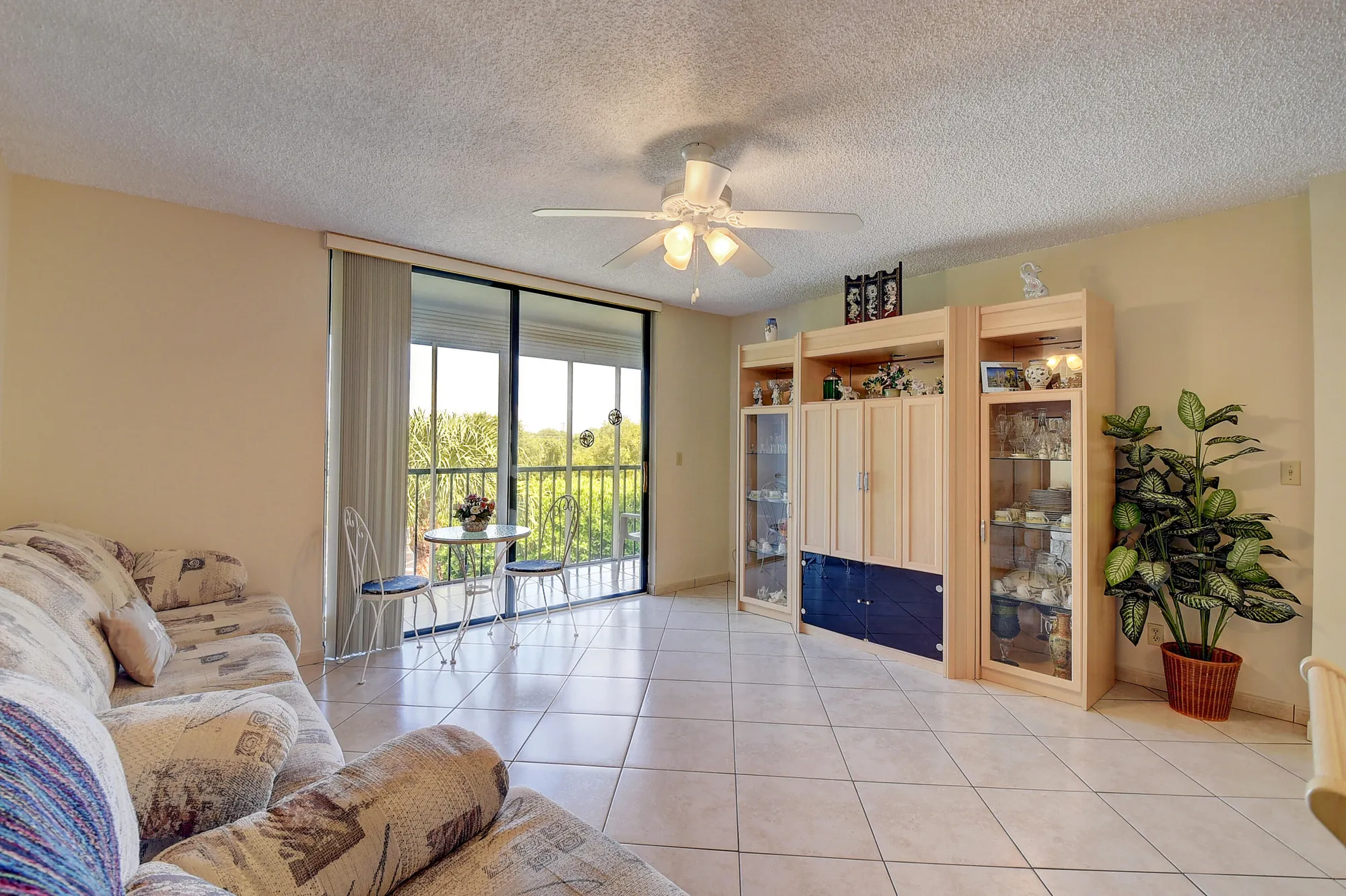 Property Slideshow image 10 of 47 | 5370 las verdes cir 324, Delray Beach, FL, 33484