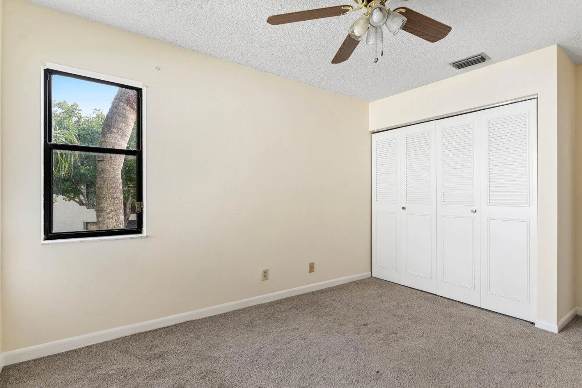 Property Slideshow image 11 of 21 | 3362 lucerne park dr # 421, Greenacres, FL, 33467