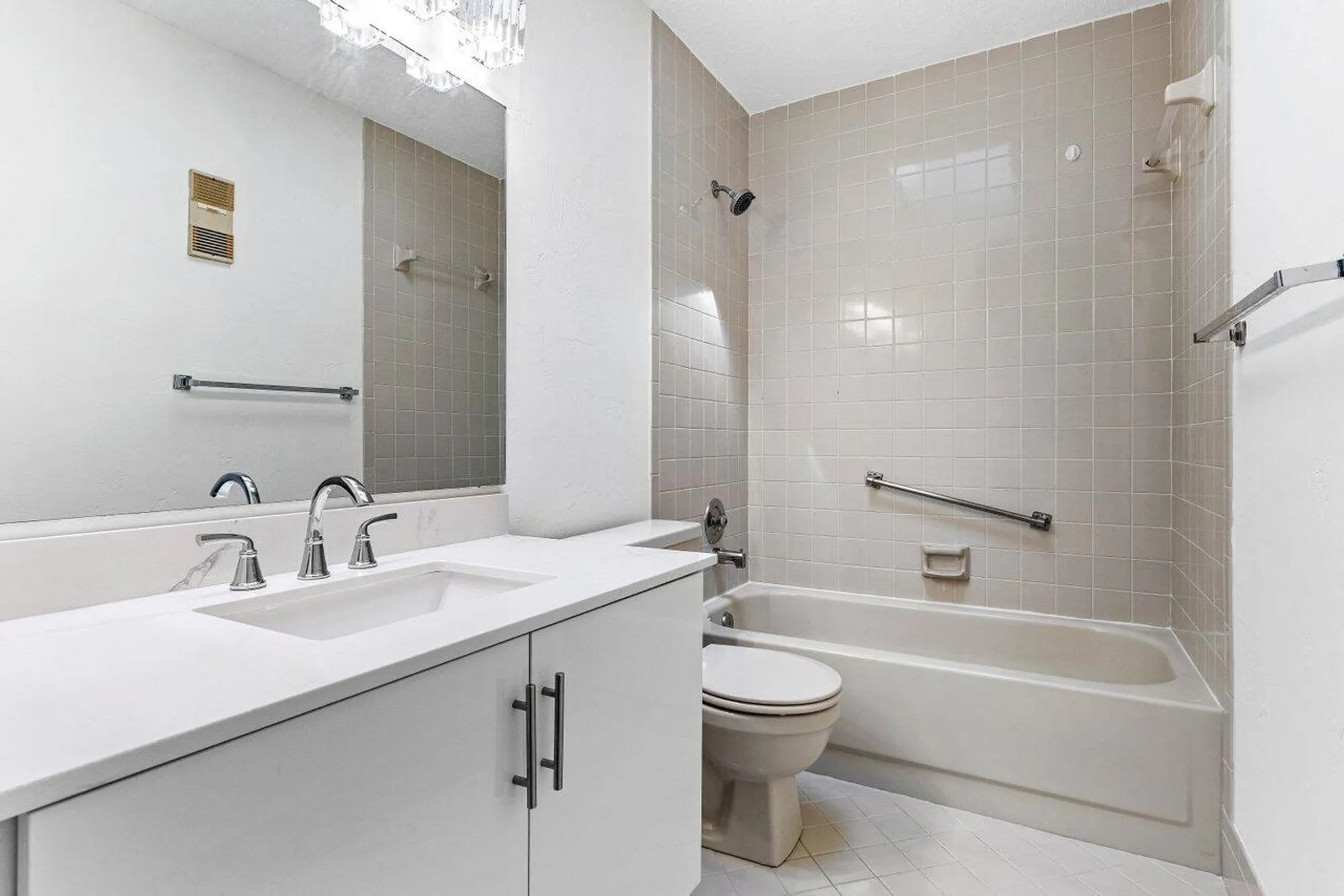 Property Slideshow image 13 of 21 | 3362 lucerne park dr # 421, Greenacres, FL, 33467