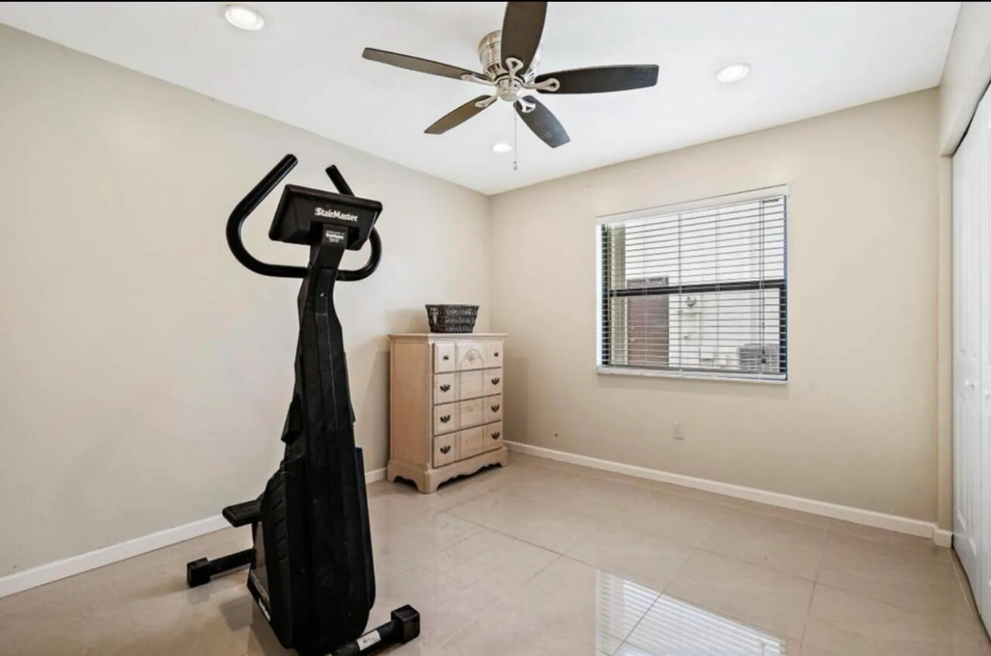 Property Slideshow image 12 of 15 | 6089 glentree ln, Greenacres, FL, 33463