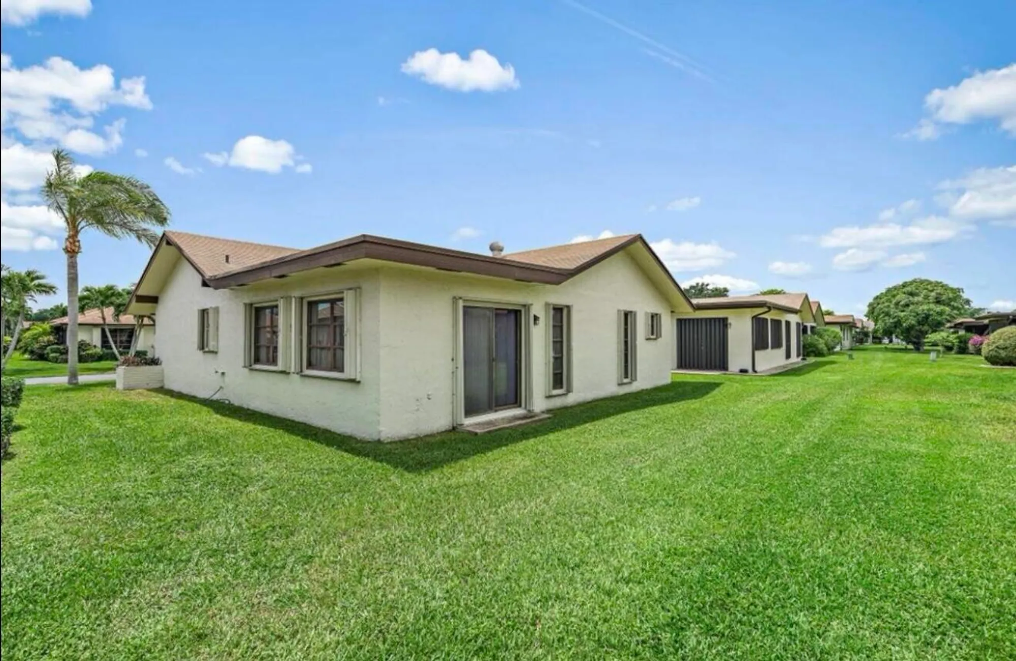 Property Slideshow image 15 of 15 | 6089 glentree ln, Greenacres, FL, 33463