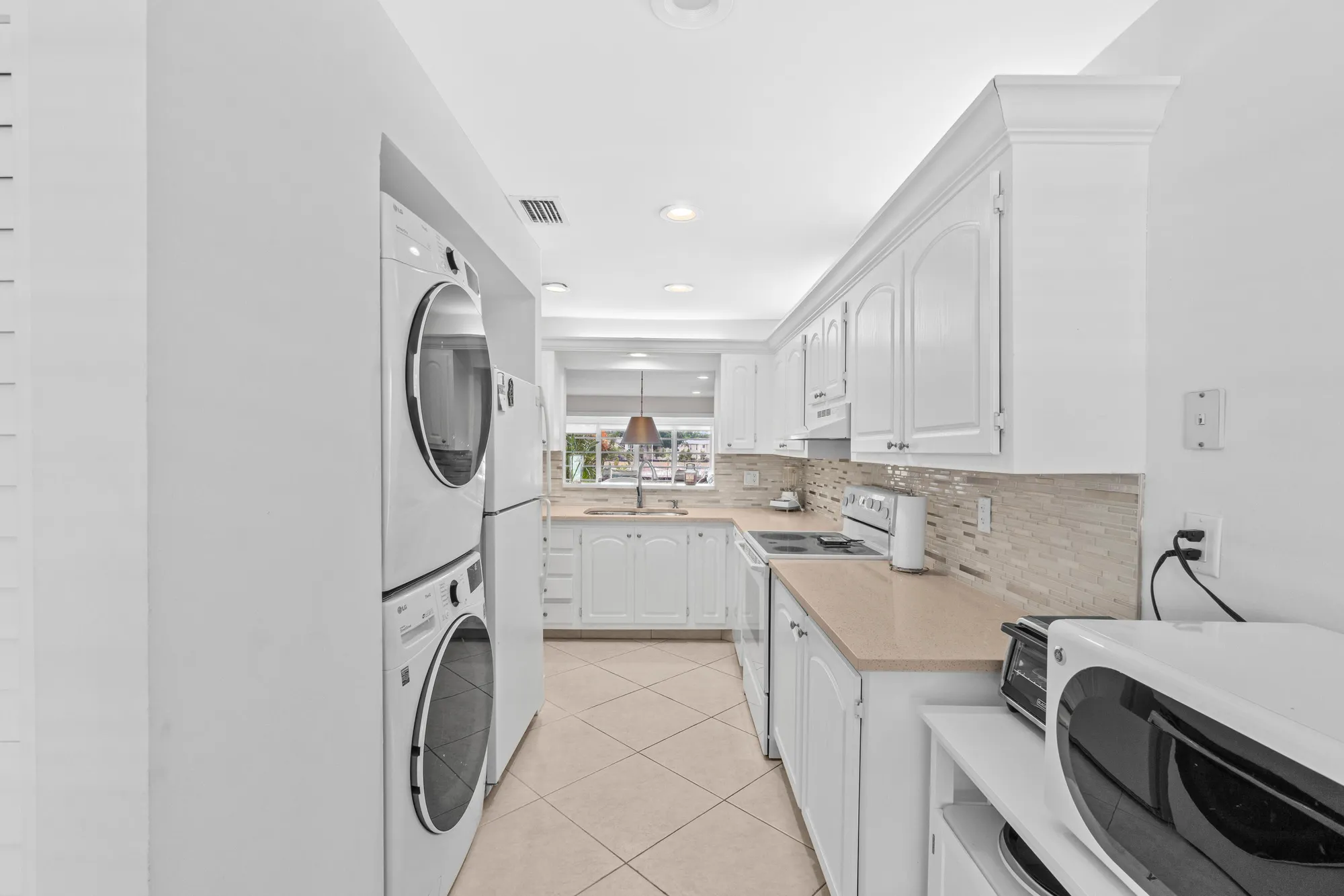 Property Slideshow image 9 of 45 | 5656 via delray b, Delray Beach, FL, 33484