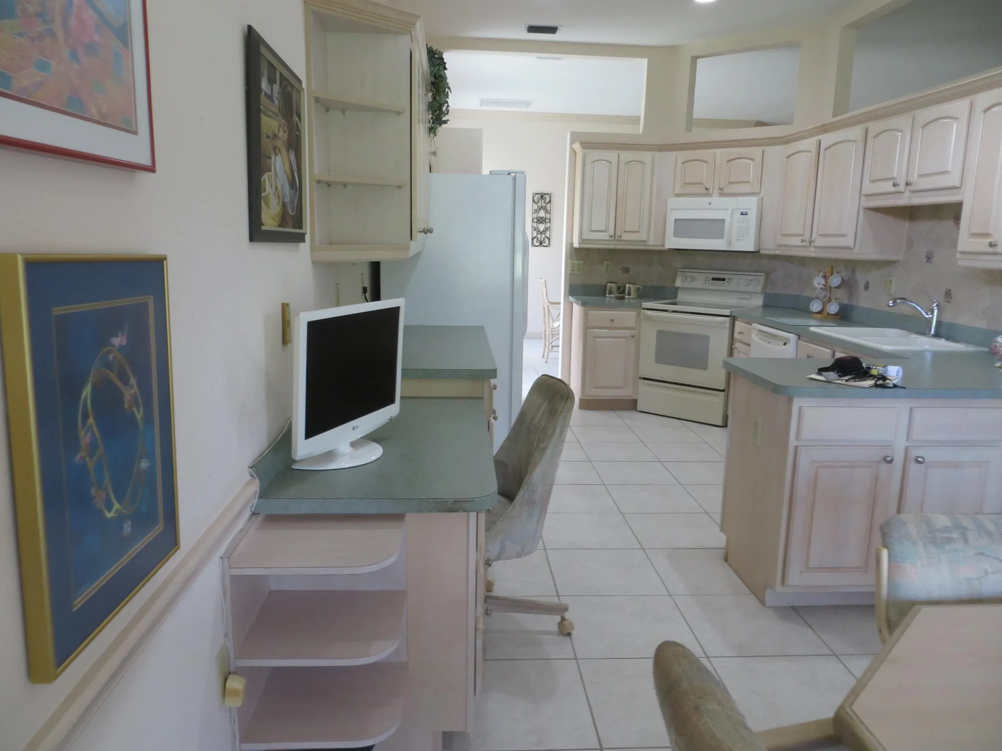 Property Slideshow image 10 of 41 | 9418 poinciana ct, Fort Pierce, FL, 34951
