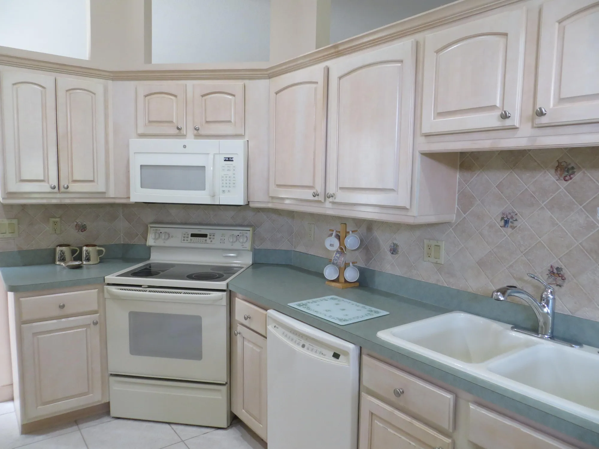 Property Slideshow image 14 of 41 | 9418 poinciana ct, Fort Pierce, FL, 34951
