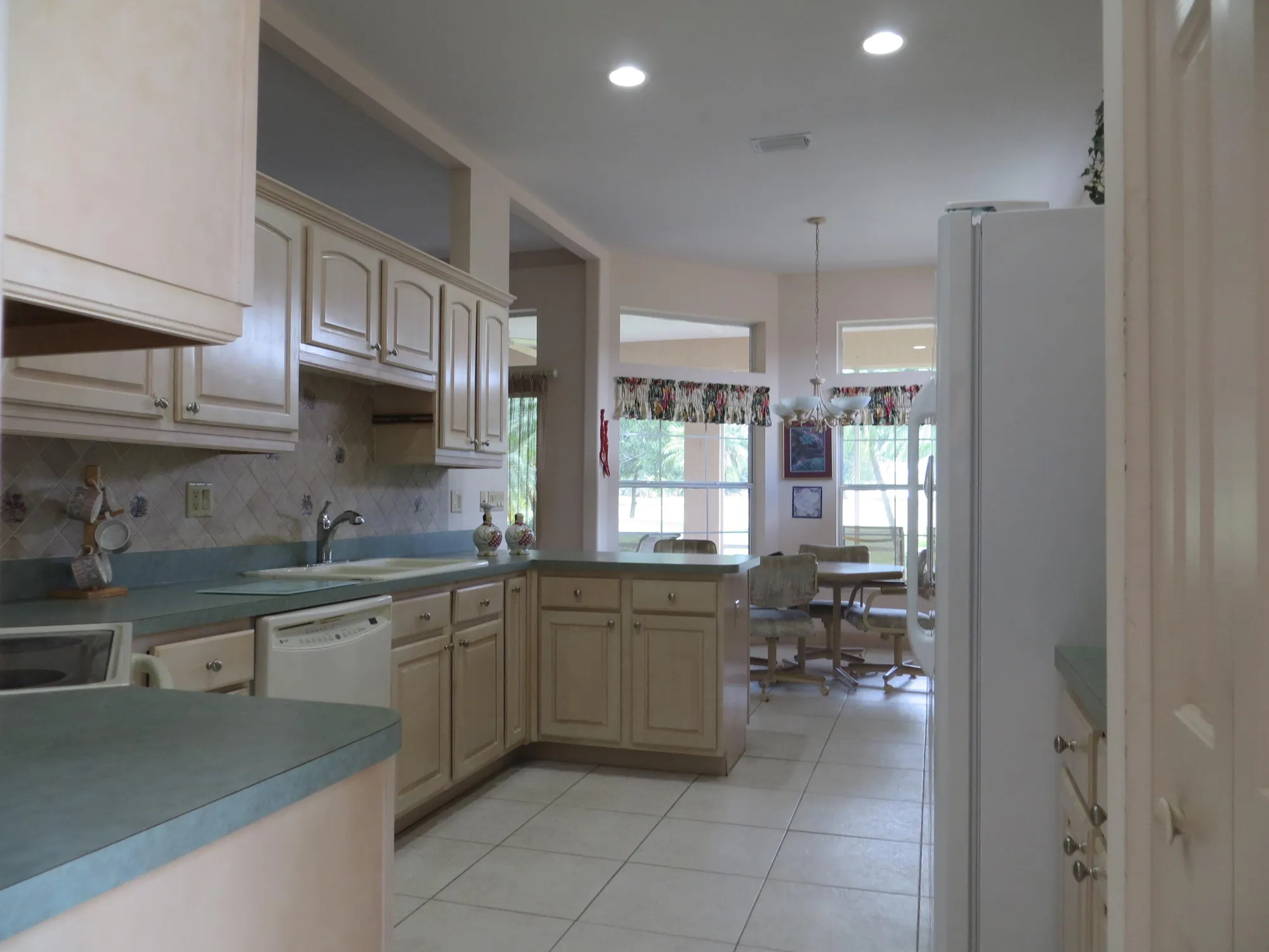 Property Slideshow image 16 of 41 | 9418 poinciana ct, Fort Pierce, FL, 34951