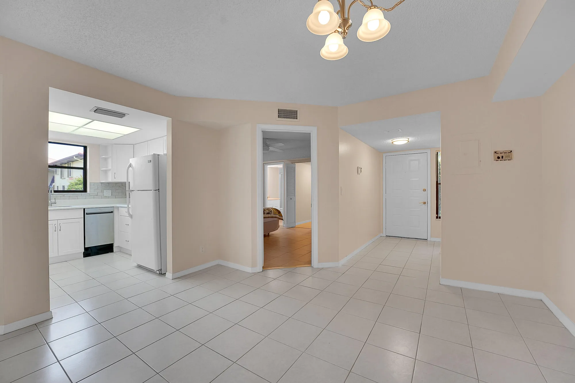 Property Slideshow image 11 of 62 | 361 sw south river dr 103, Stuart, FL, 34997