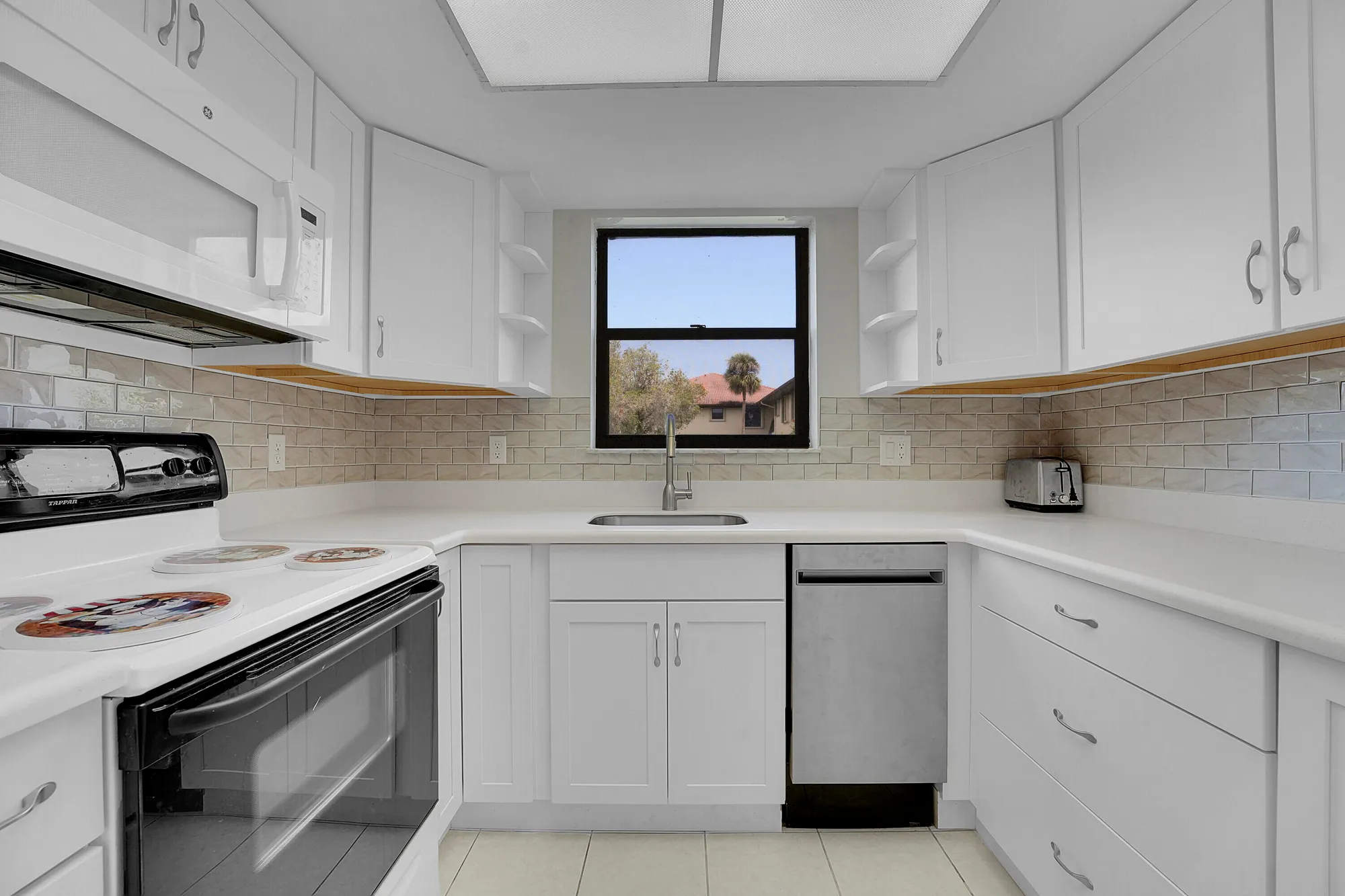 Property Slideshow image 9 of 62 | 361 sw south river dr 103, Stuart, FL, 34997