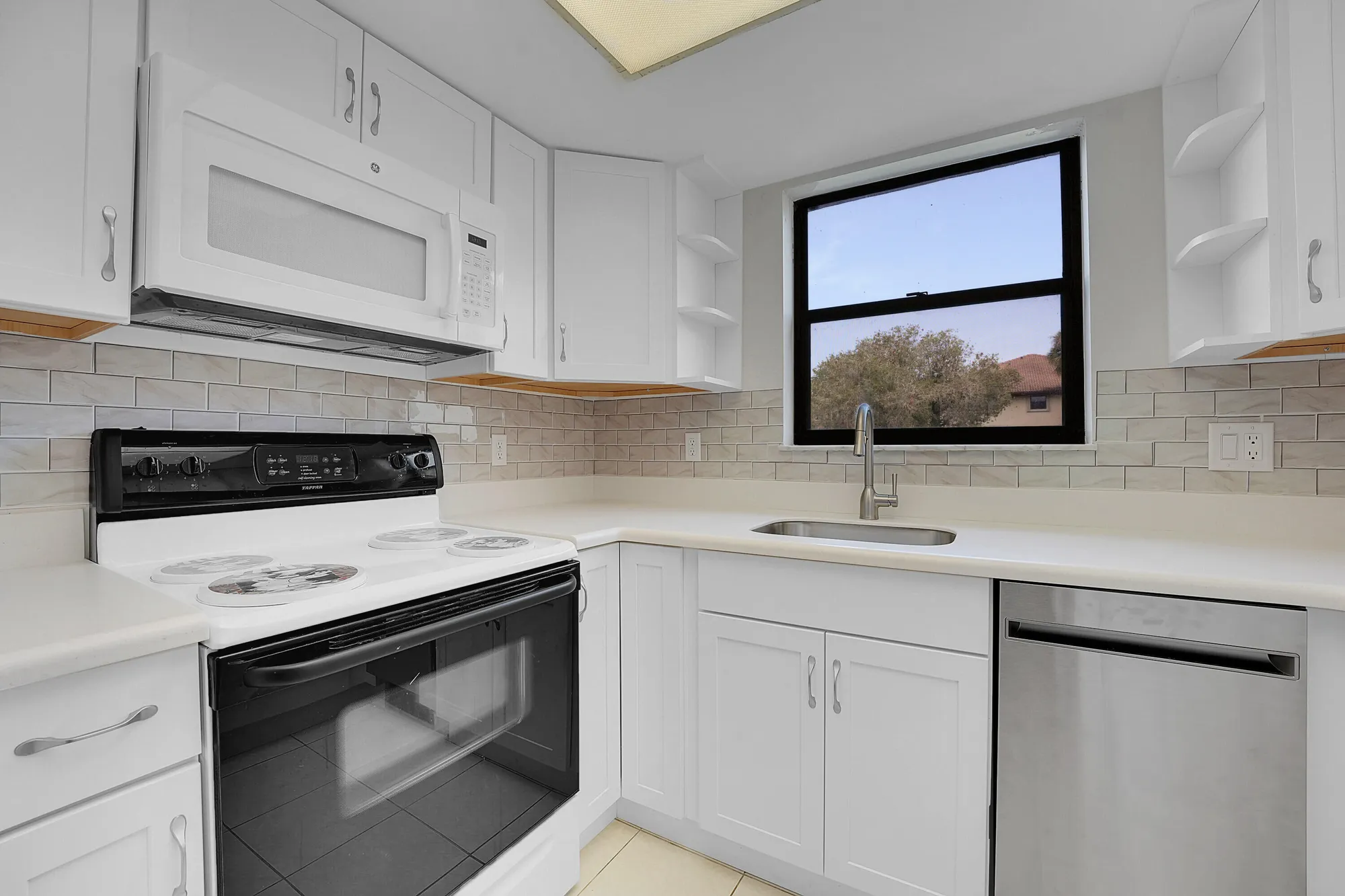 Property Slideshow image 10 of 62 | 361 sw south river dr 103, Stuart, FL, 34997