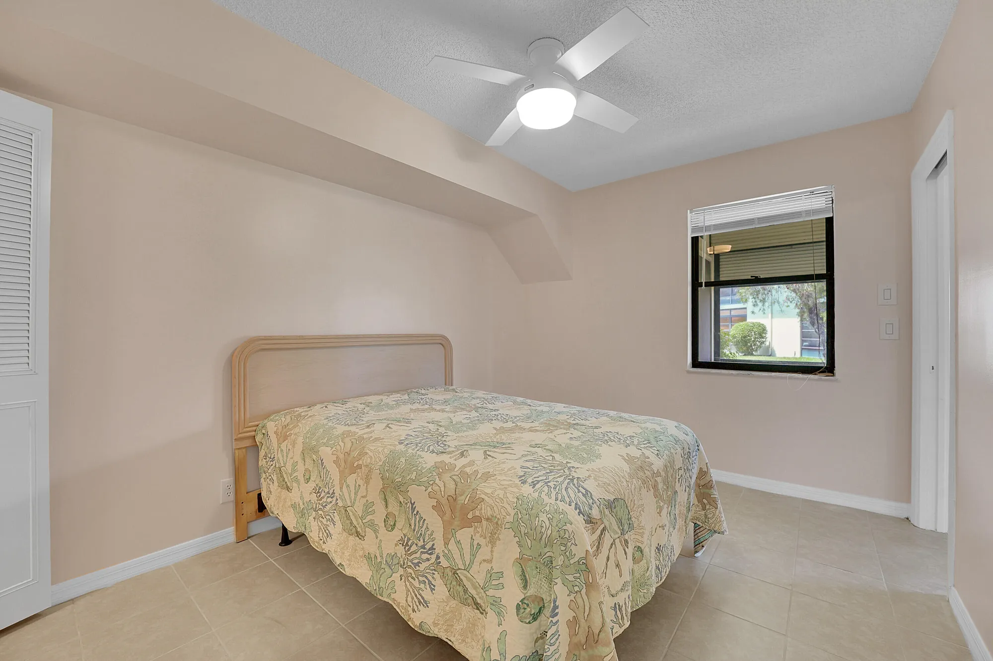 Property Slideshow image 21 of 62 | 361 sw south river dr 103, Stuart, FL, 34997