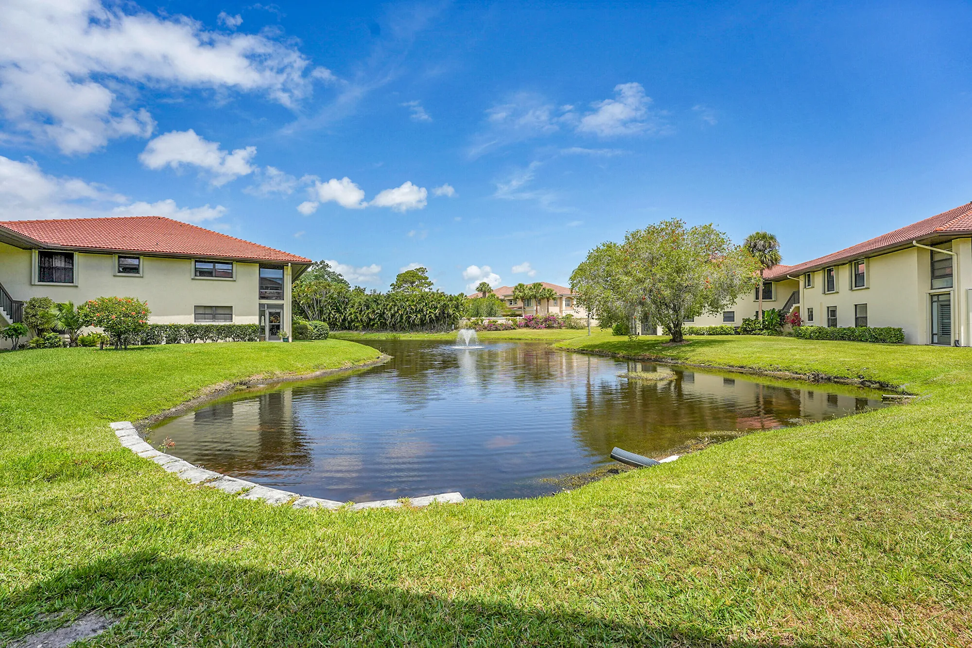 Property Slideshow image 32 of 62 | 361 sw south river dr 103, Stuart, FL, 34997