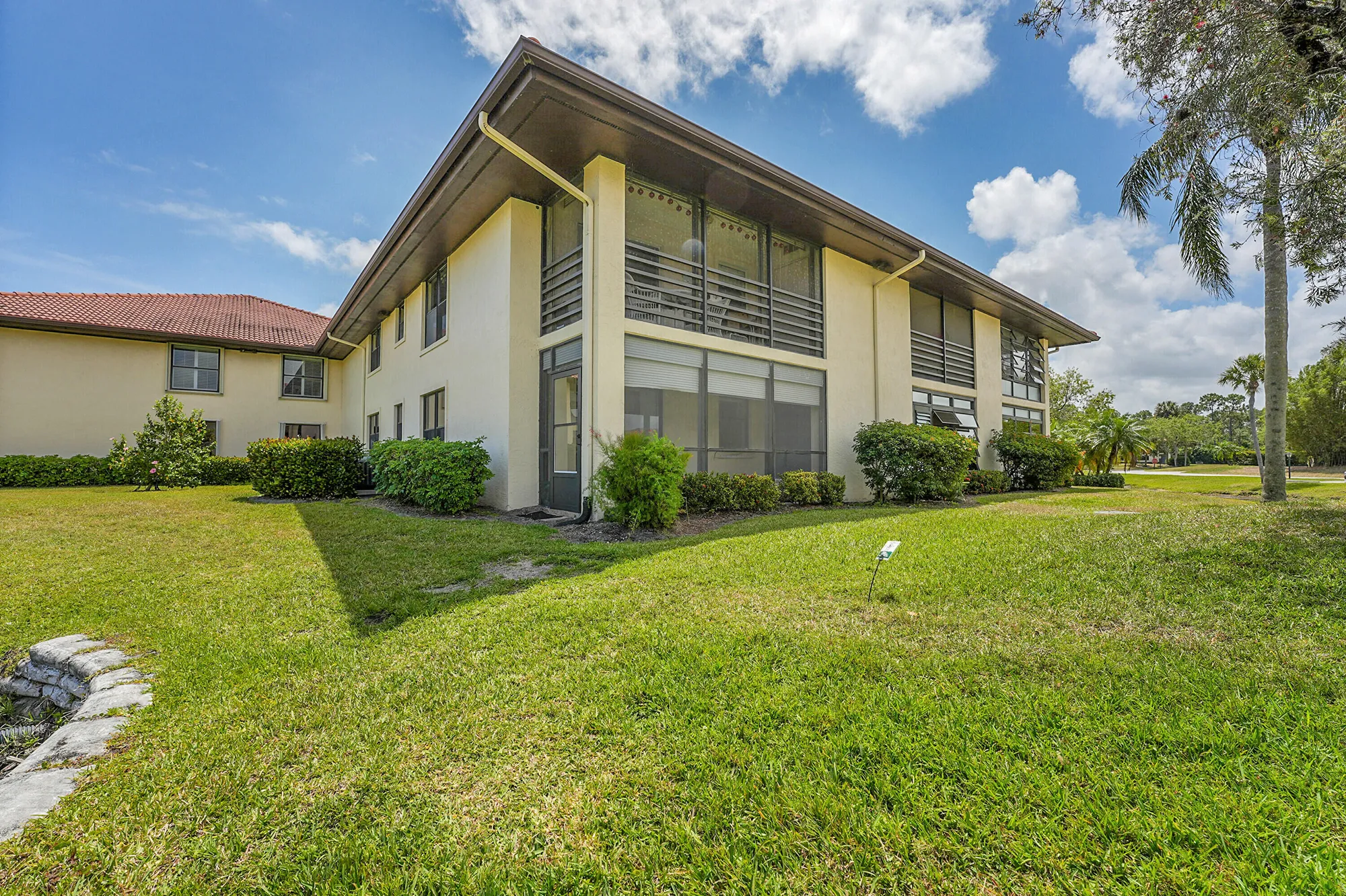 Property Slideshow image 33 of 62 | 361 sw south river dr 103, Stuart, FL, 34997