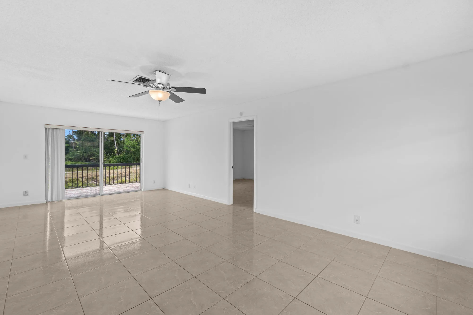 Property Slideshow image 4 of 42 | 13648 coconut palm ct b, Delray Beach, FL, 33484