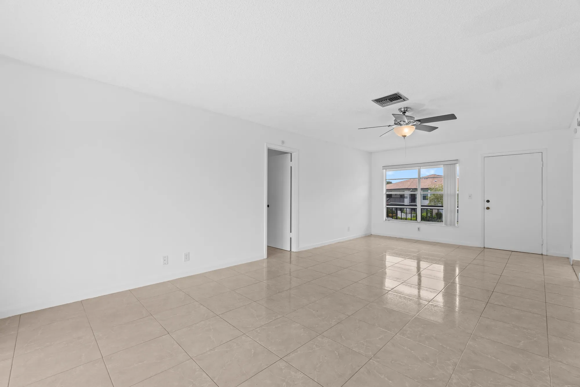 Property Slideshow image 10 of 42 | 13648 coconut palm ct b, Delray Beach, FL, 33484