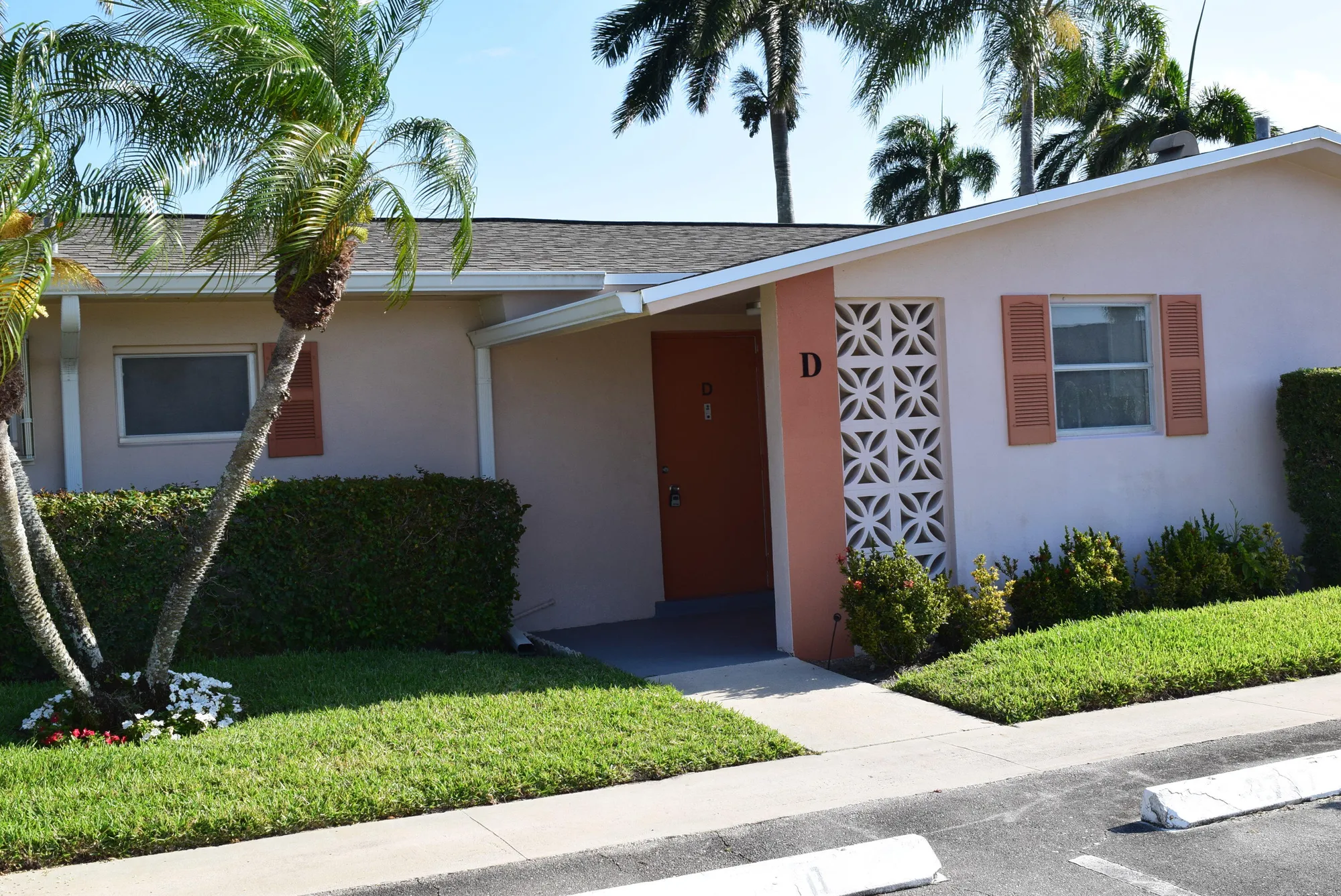 Property Slideshow image 3 of 74 | 2747 dudley dr d, West Palm Beach, FL, 33415