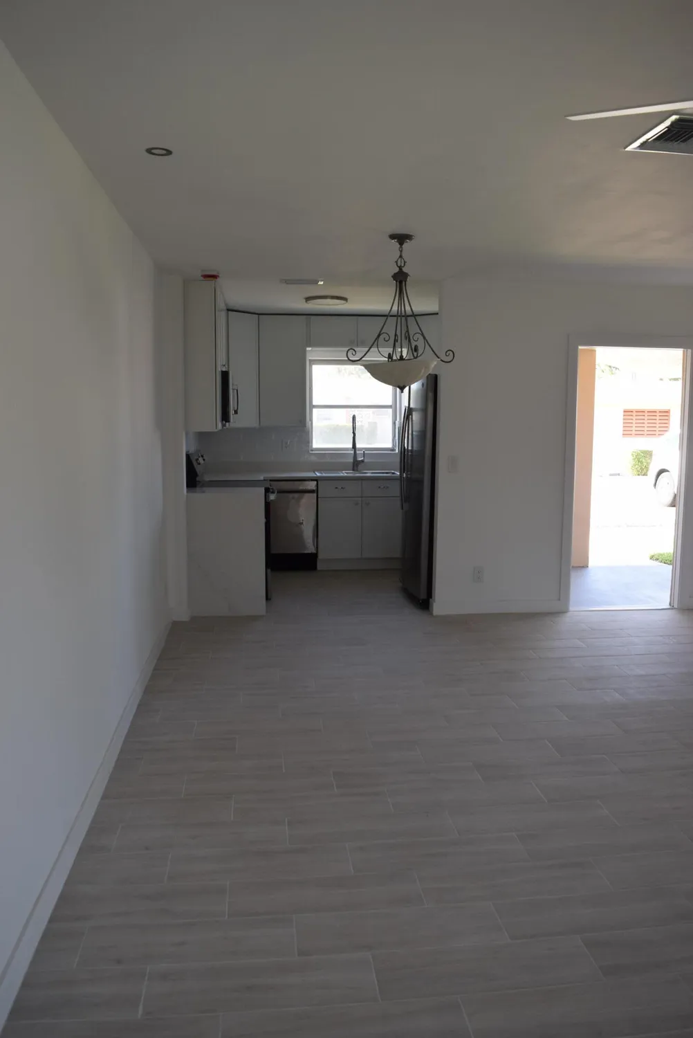 Property Slideshow image 9 of 74 | 2747 dudley dr d, West Palm Beach, FL, 33415